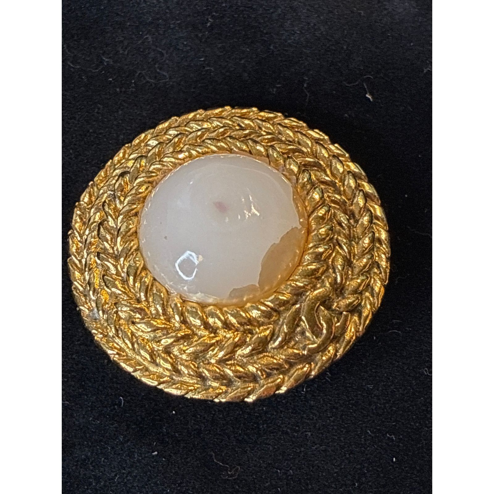 Chanel Chanel Gold Tone Rope Border Clip-On Earrings -as is Size ONE SIZE - 9 Thumbnail