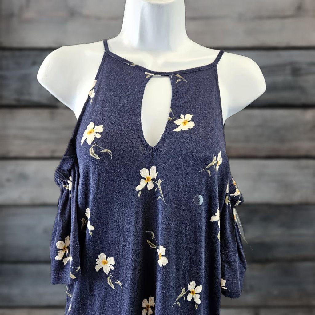 American Eagle Outfitters American Eagle Womens Blouse Short Sleeve Floral Cold Shoulder Size S Blue Crepe Top Size S / US 4 / IT 40 - 1 Thumbnail