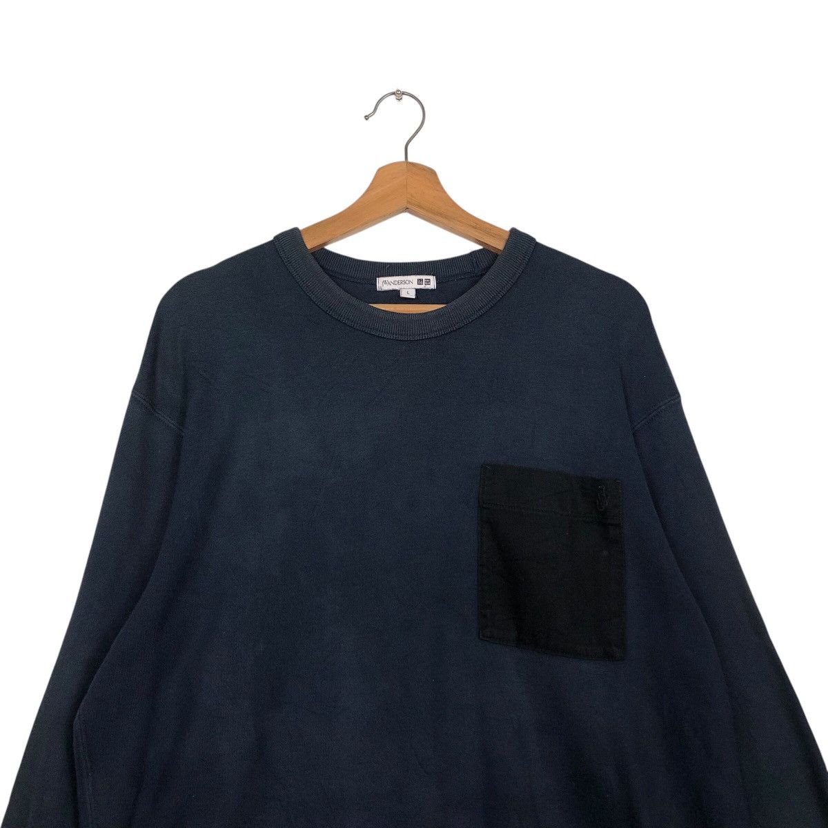 Japanese Brand 📌Vintage Sweatshirt J.W.Anderson X Uniqlo Japan Size US L / EU 52-54 / 3 - 4 Thumbnail