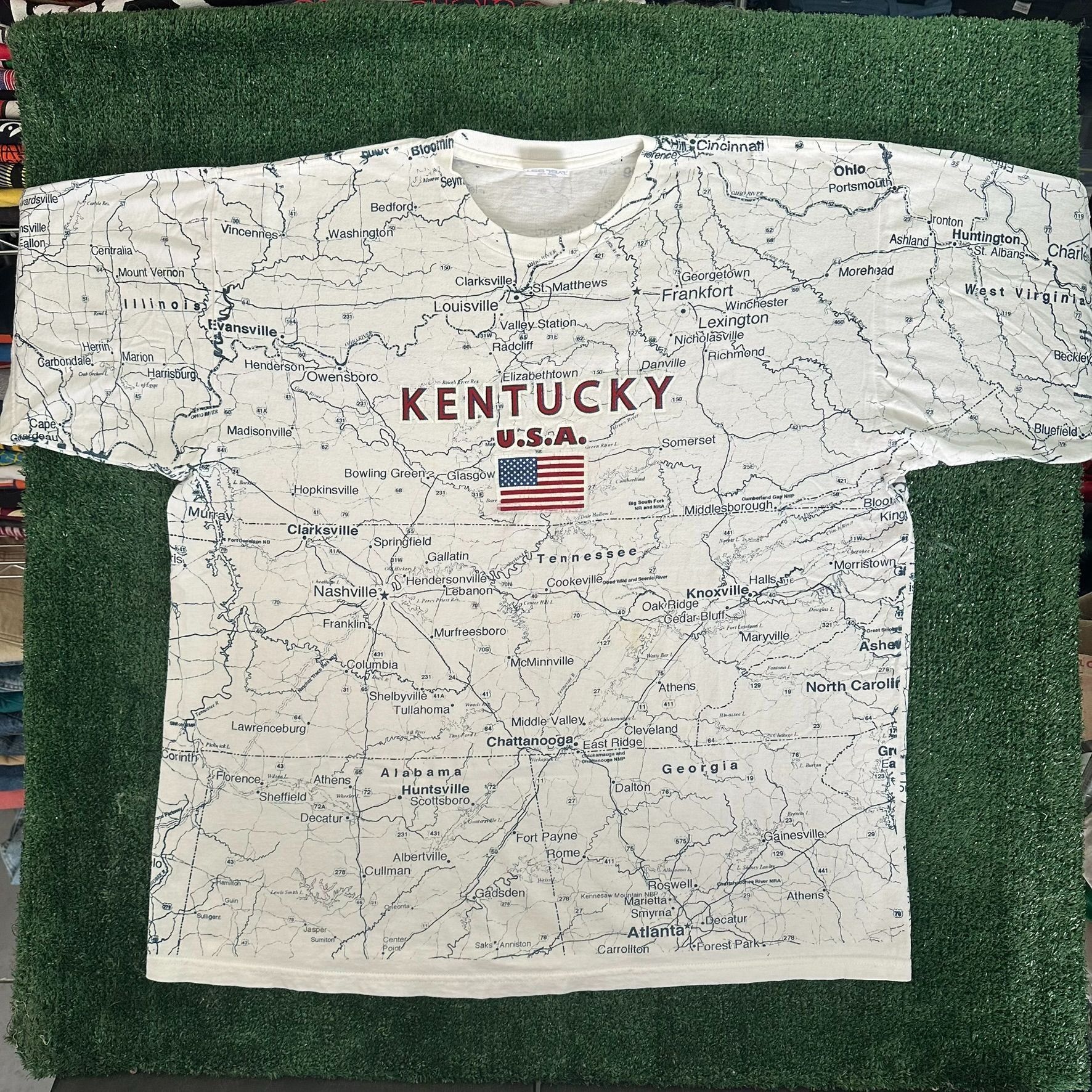 TEE JAYS Vintage 90s Kentucky Map T-Shirt All Over Print AOP Tee Size US XL / EU 56 / 4 - 1 Thumbnail