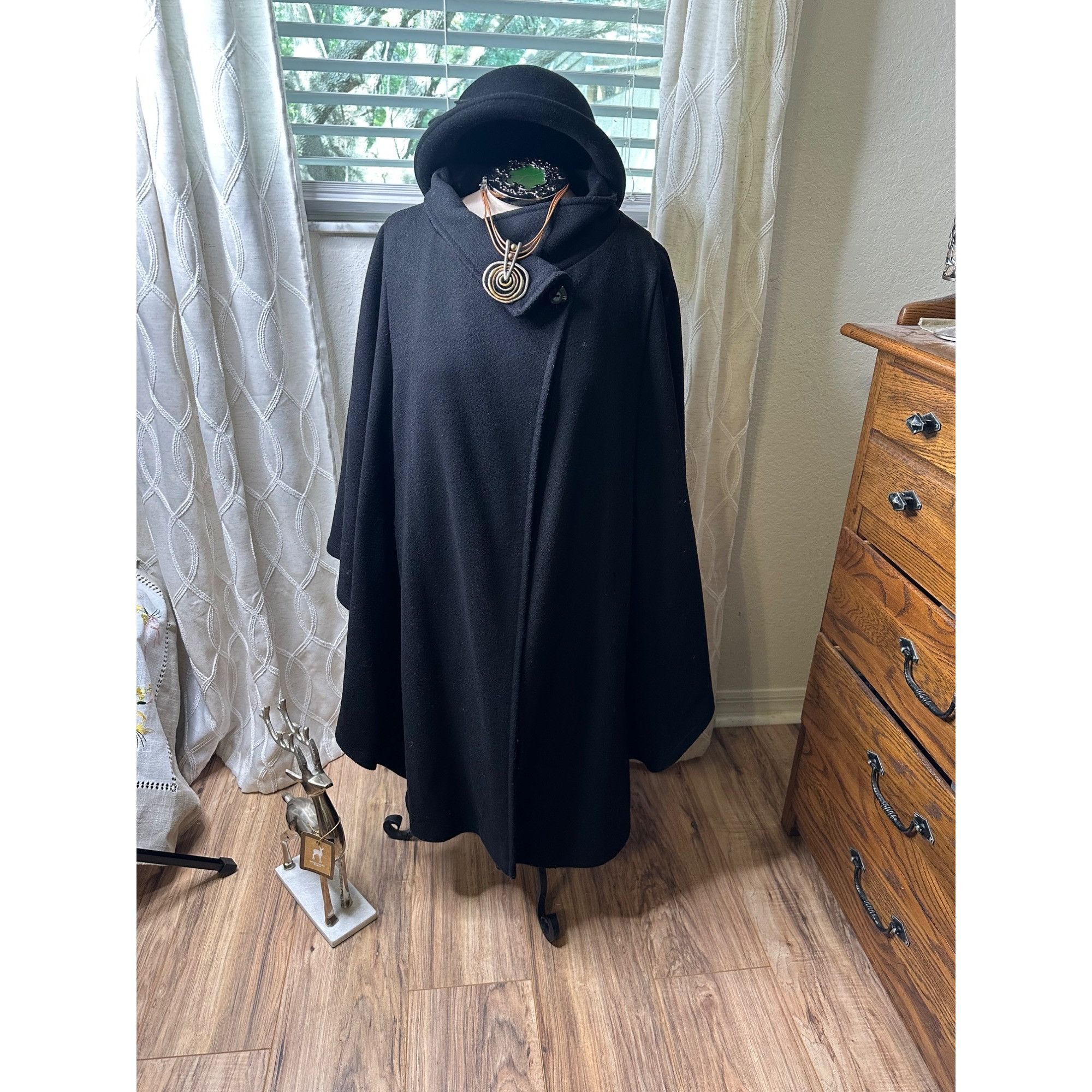 Vintage Vtg Black Wool Blend Cape Coat Button Closure Woman’s XL Ove Size ONE SIZE - 8 Thumbnail