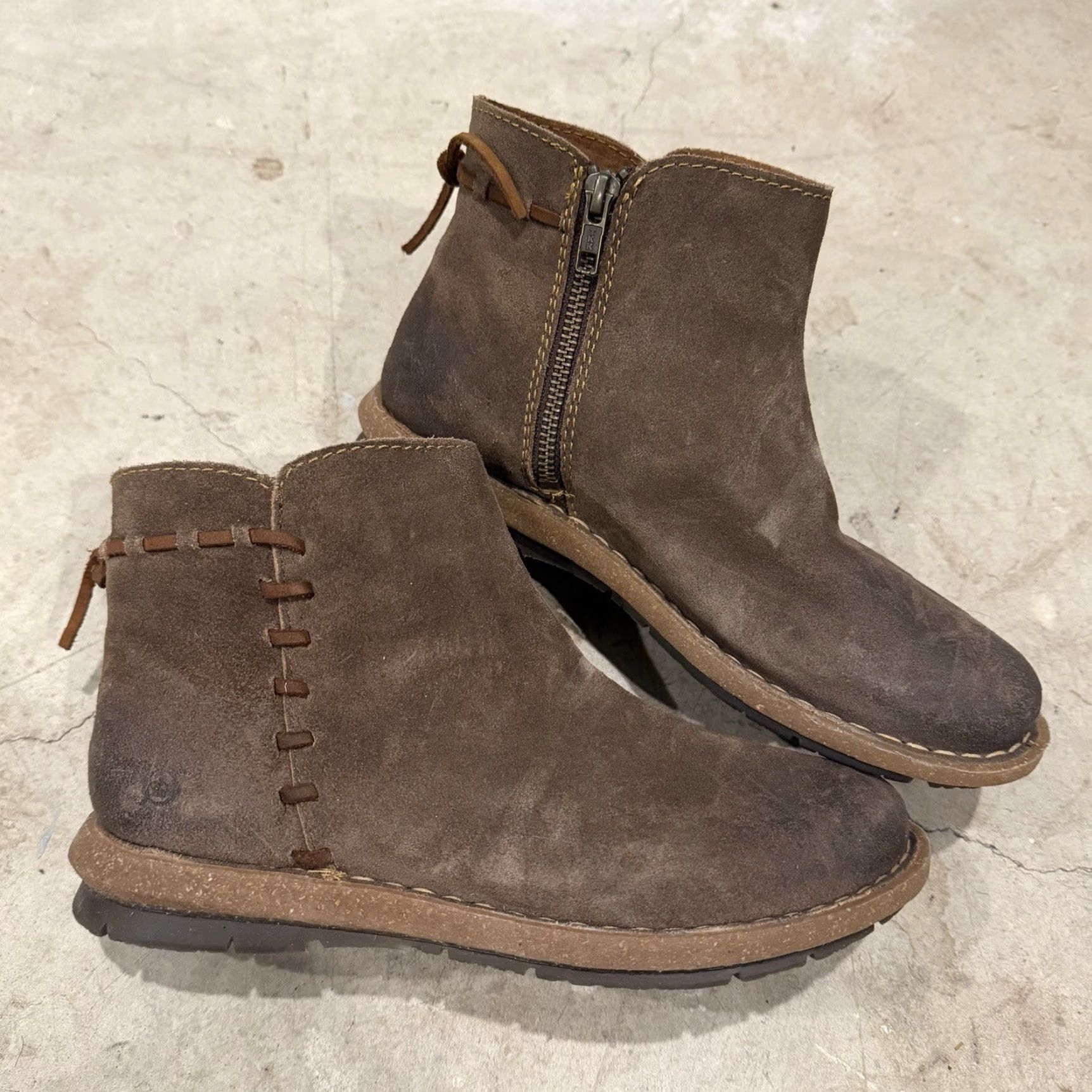 Born VINTAGE? Born Tavar Tuape Distressed Leather Side Zip Ankle Boots Womens Size 8.5 Brown Rubber Leather Bootie Zip Ankle Size US 9 / IT 39 - 2 Thumbnail