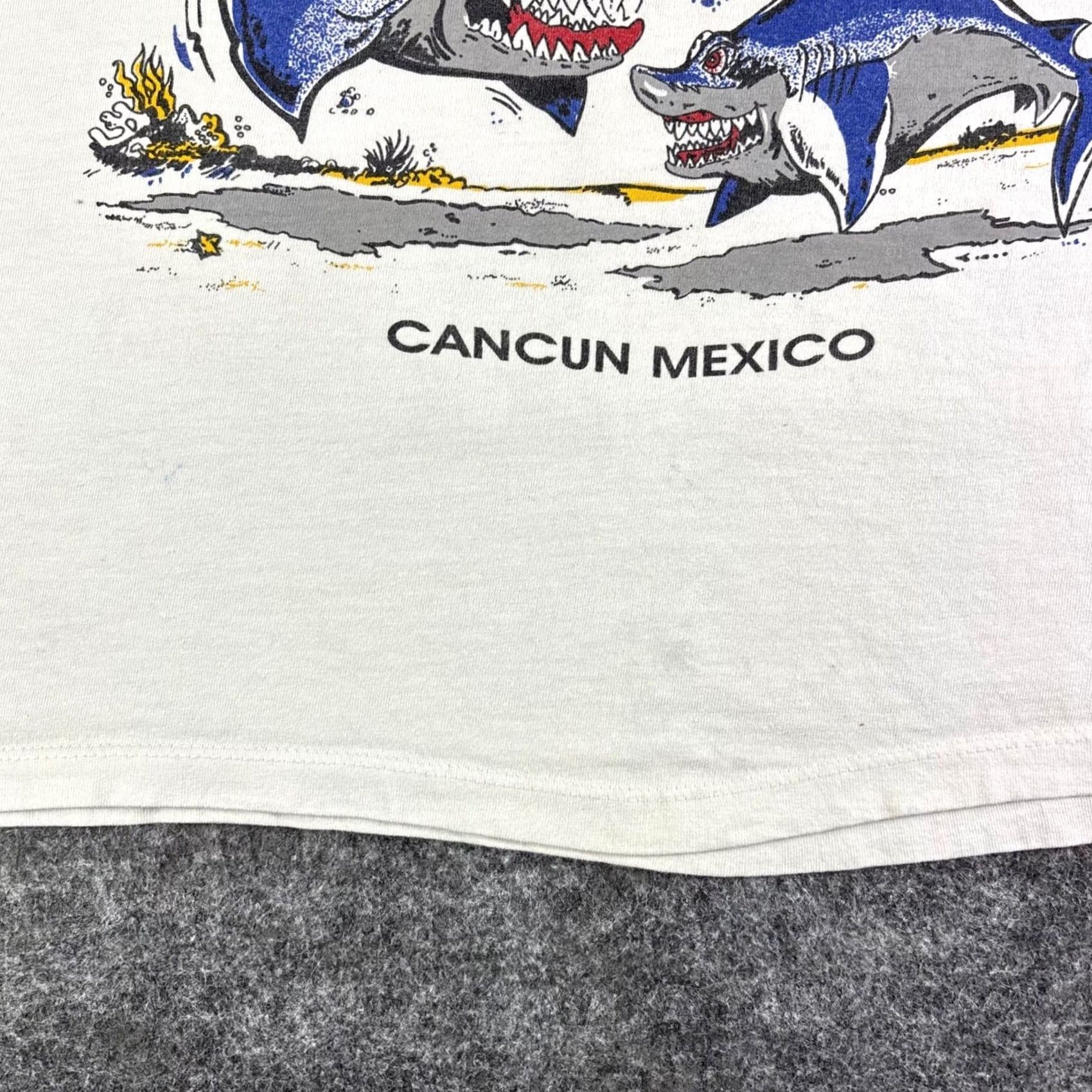Vintage VINTAGE Cancun Mexico Shark Taste Like Chicken T-Shirt White Mens M 90s Size US M / EU 48-50 / 2 - 6 Thumbnail