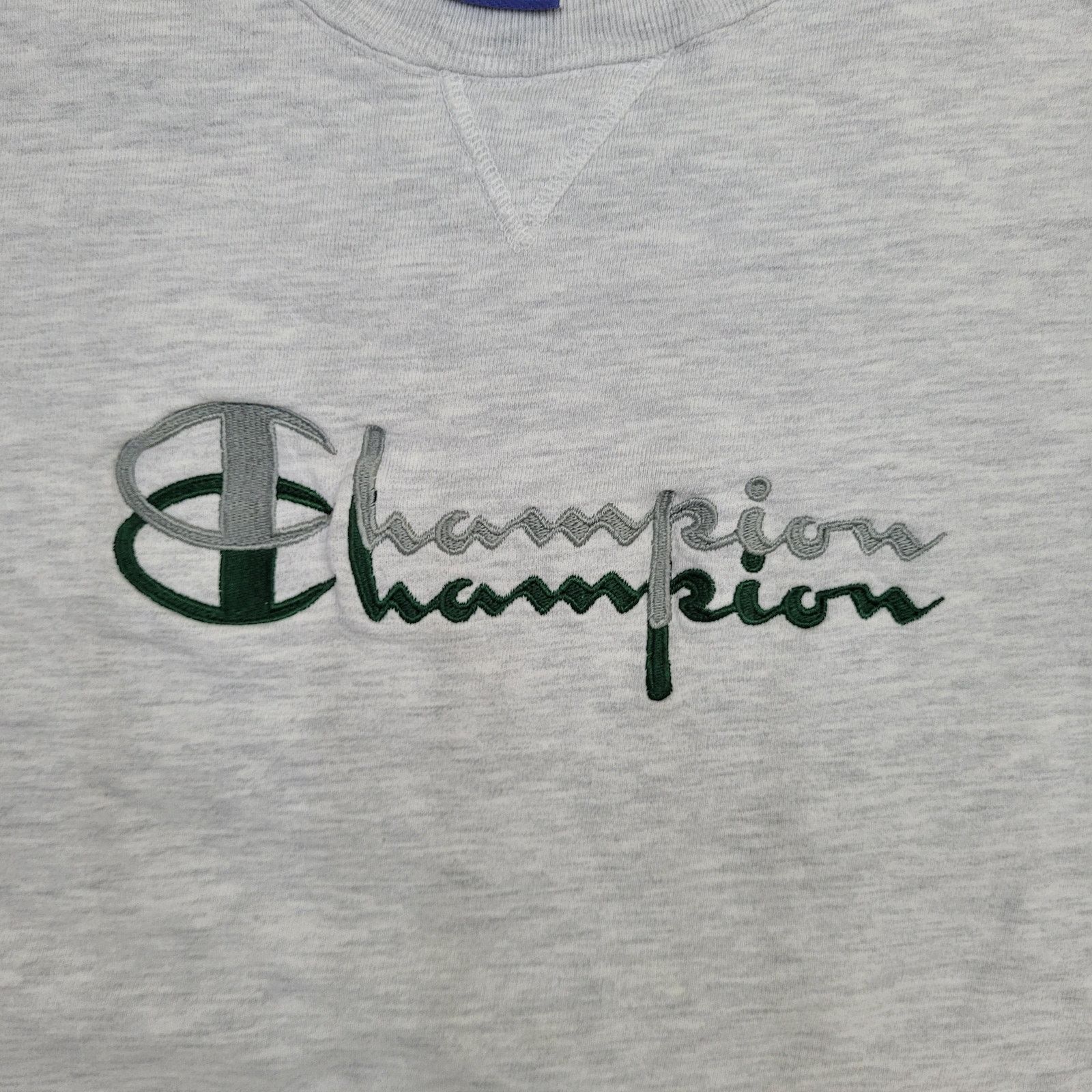 Champion VTG Y2K Champion Boxy Cropped Sweatshirt XL Script Spellout Size XL / US 12-14 / IT 48-50 - 3 Thumbnail