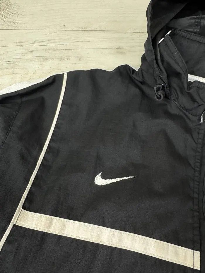 Nike Vintage Nike Nylon Windbreaker Track Jacket 00s Striped Y2K Size US L / EU 52-54 / 3 - 6 Thumbnail
