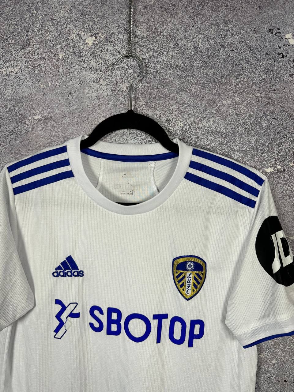 Vintage Vintage Leeds United 2021/22 Fan Soccer Jersey Small Size US S / EU 44-46 / 1 - 2 Thumbnail