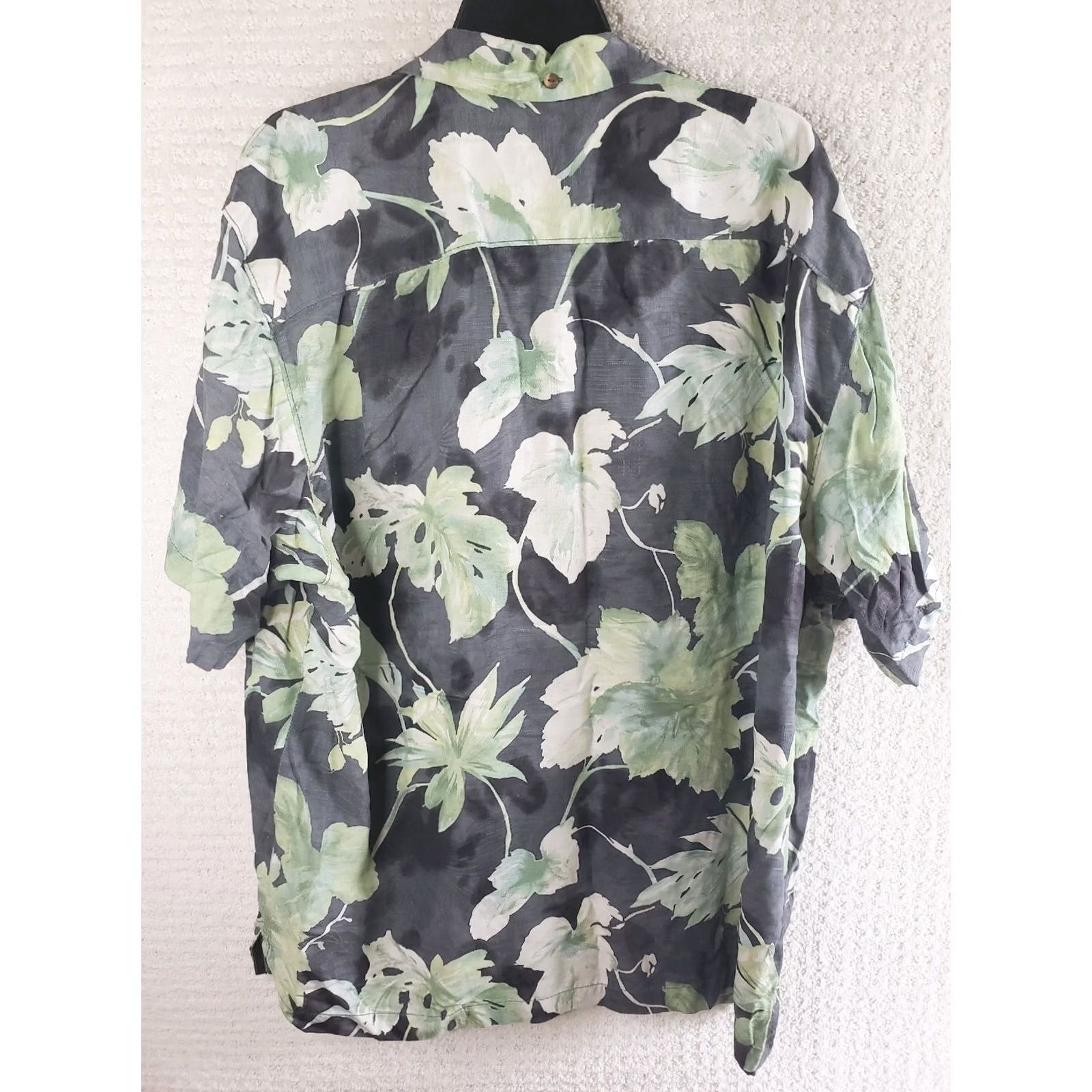 Tommy Bahama VINTAGE Tommy Bahama Mens XL Black Green FOILAGE 100% Silk Hawaiian Camp Shirt Size US XL / EU 56 / 4 - 5 Thumbnail