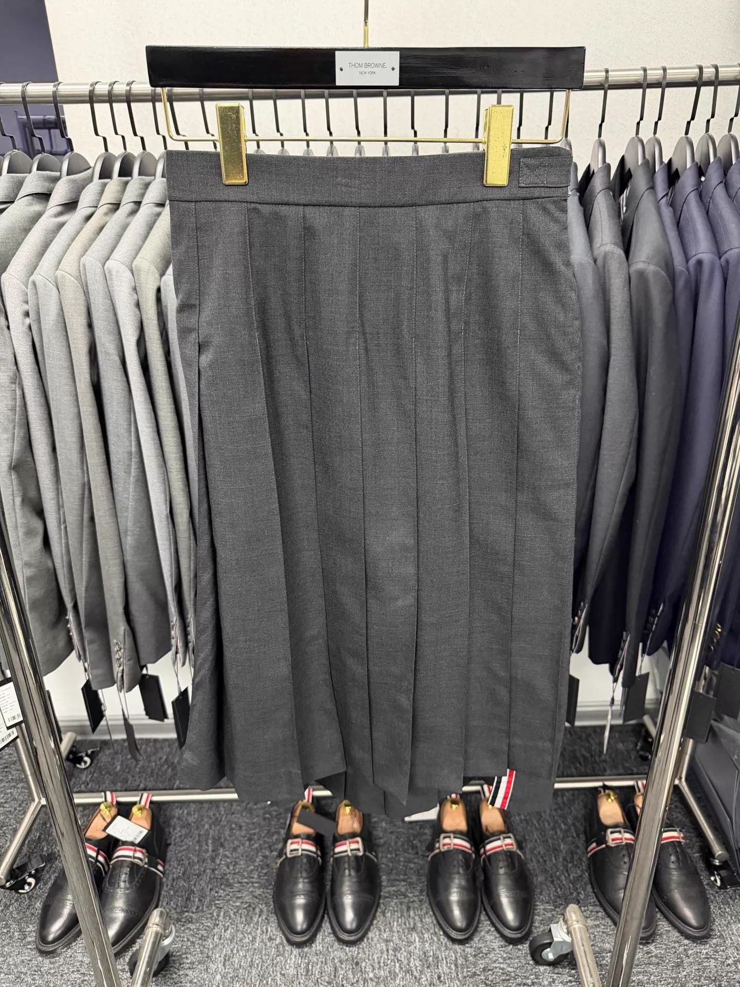 Thom Browne TB Women's Classic Pleated Midi Skirt Charcoal Gray Size 25" / US 0 / IT 36 - 1 Thumbnail