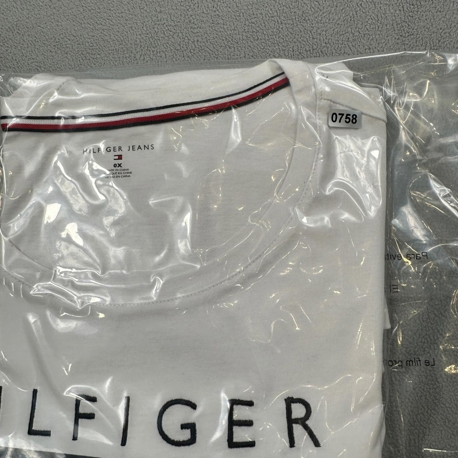 Tommy Hilfiger NWT Tommy Hilfiger Jeans Shirt 0X Womens White Graphic Tee Size L / US 10 / IT 46 - 7 Thumbnail