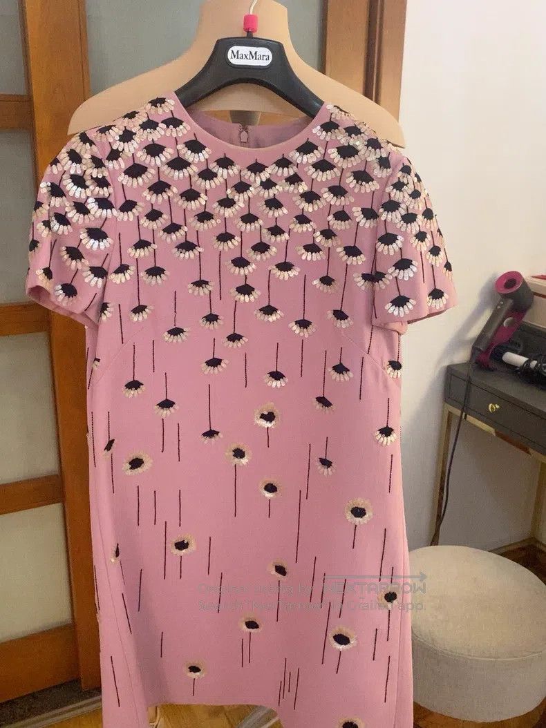 Valentino Valentino Heavy work dress Size M / US 6-8 / IT 42-44 - 2 Thumbnail