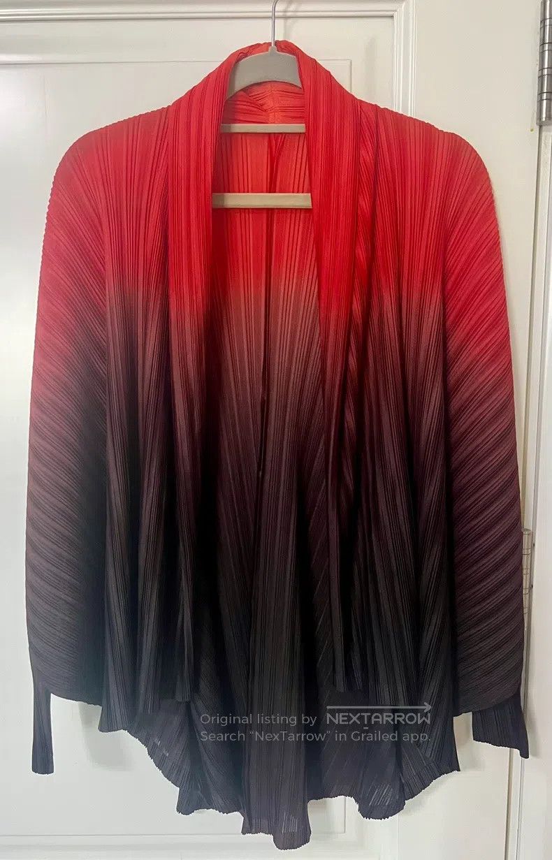 Issey Miyake Issey Miyake Red & Black Gradient Pleated Convertible Card Size L / US 10 / IT 46 - 1 Thumbnail