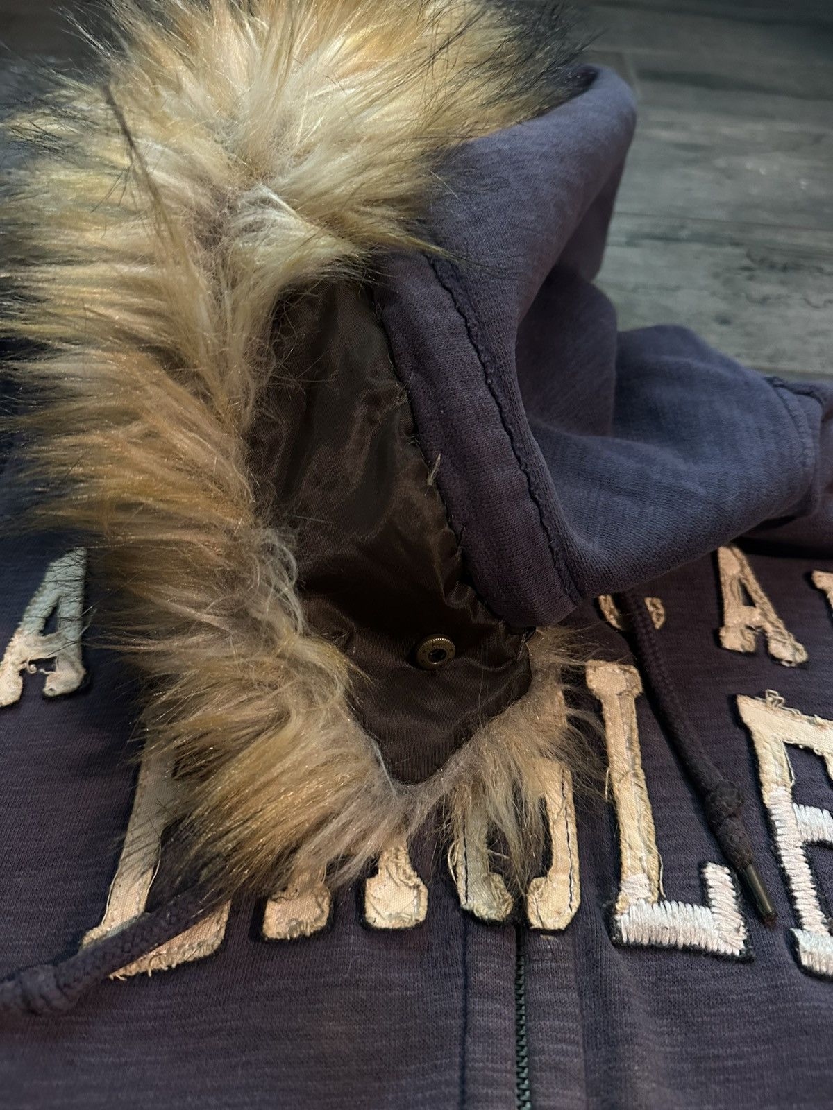 American Eagle Outfitters Custom American Eagle Fur Hoodie Size US M / EU 48-50 / 2 - 6 Thumbnail