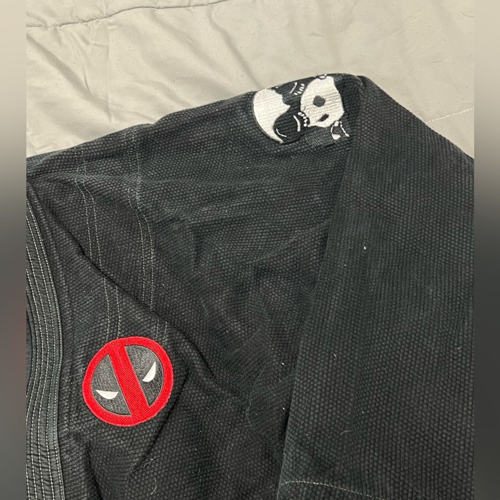 CMMAWEAR Inverted Gear BJJ Gi | Top Quality BJJ Kimono A4 DEADPOOL Size US L / EU 52-54 / 3 - 6 Thumbnail