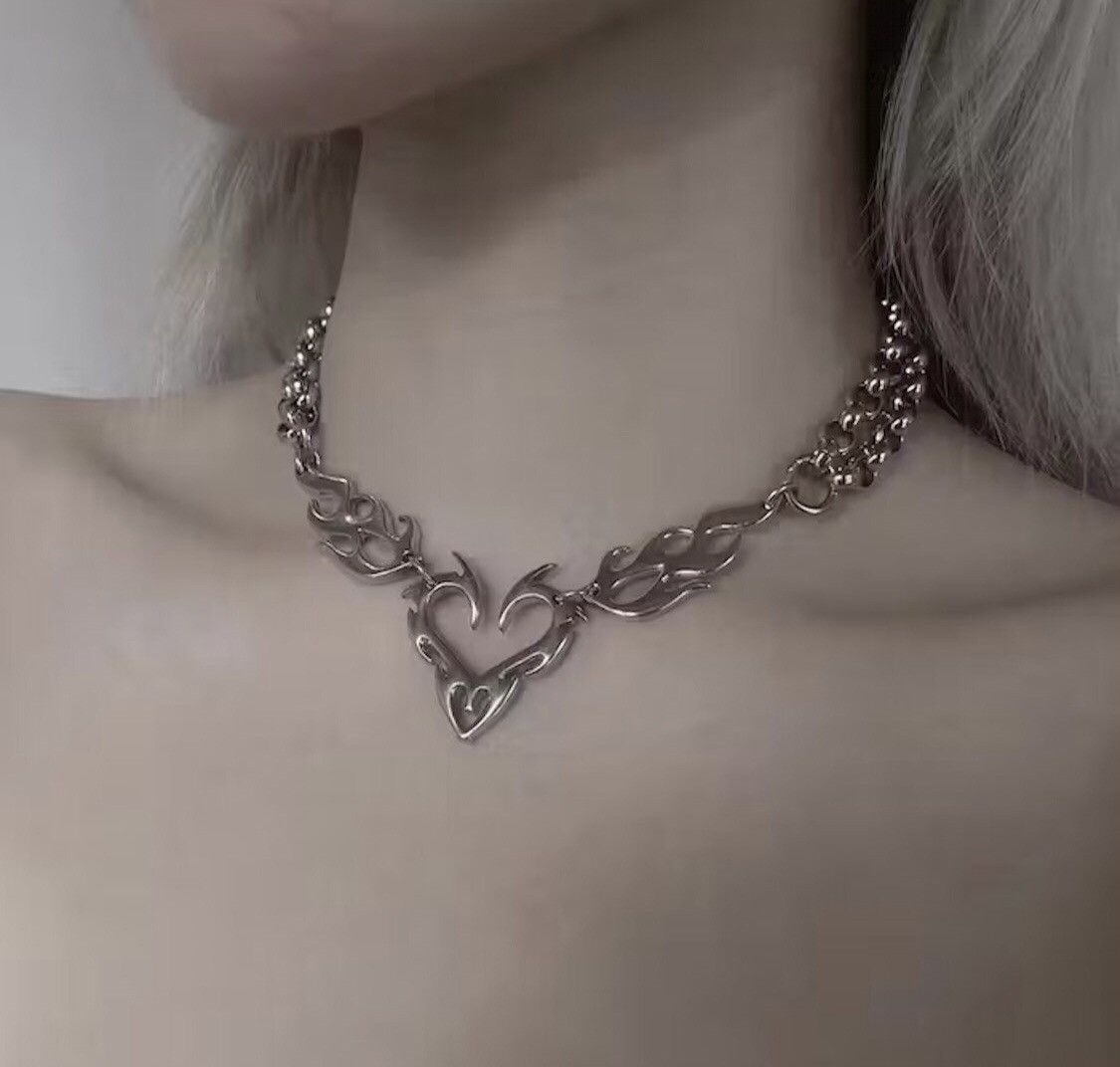 Jewelry Flame Hollow Love Heart Necklace Size ONE SIZE - 1 Thumbnail
