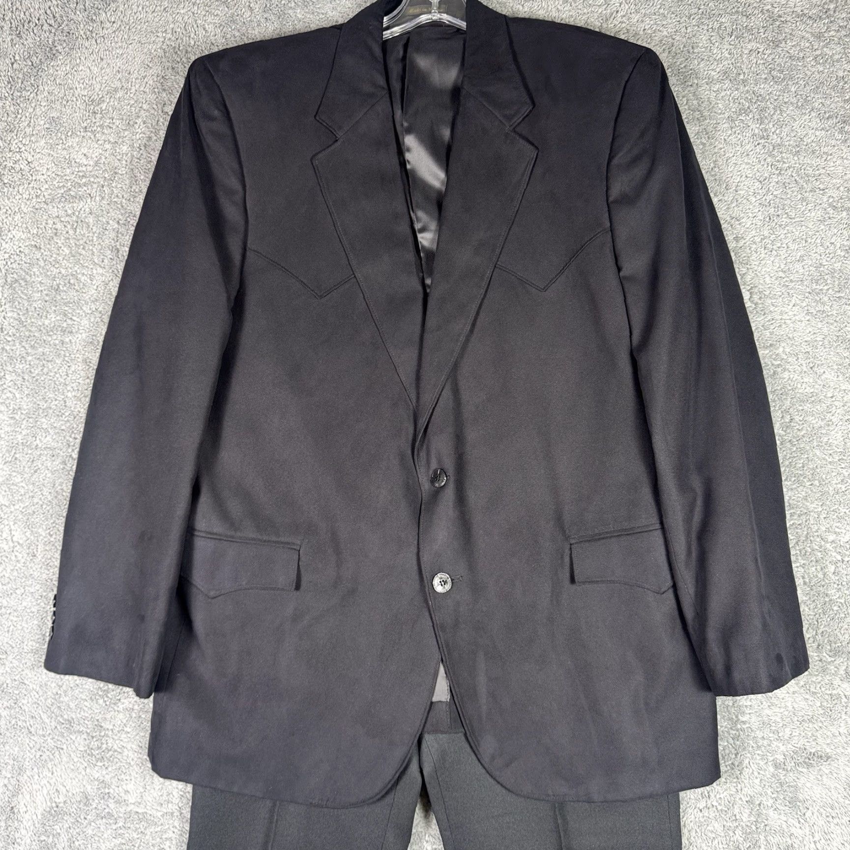 Vintage VINTAGE Circle S Suit Men 46R Western Cowboy 34x28 2 Piece Suede Black Solid 80s 90s Mens Regular Jacket Front Button two-button bootcut Size 46R - 2 Thumbnail