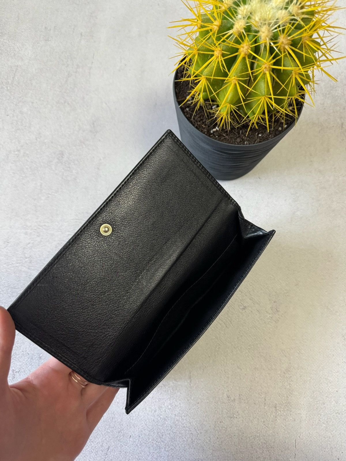 Gucci Vintage Gucci Leather Wallet Big Logo Very Rare Size ONE SIZE - 4 Thumbnail