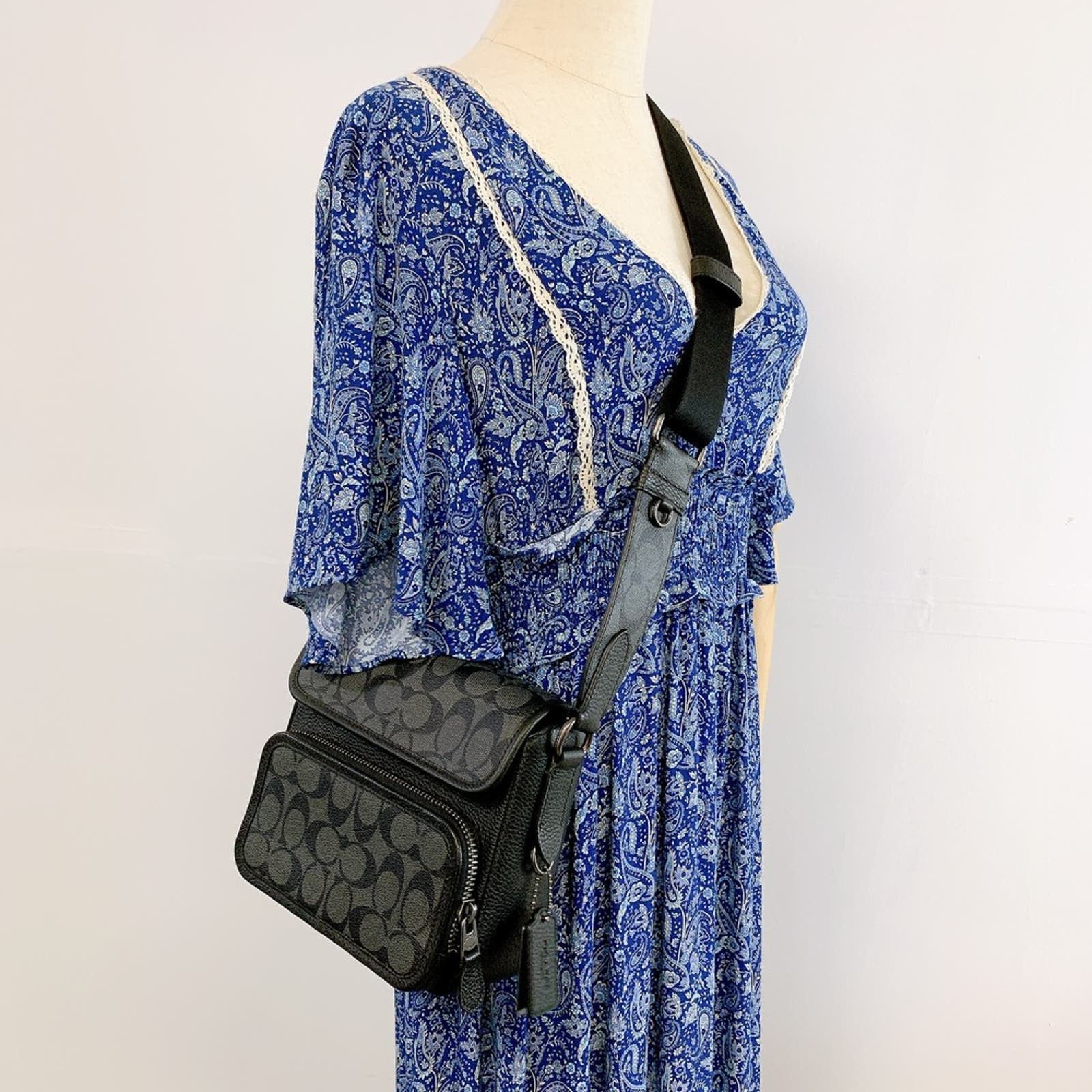 image of Coach C9870 Sullivan Flap Crossbody In Sig In Black, Women's