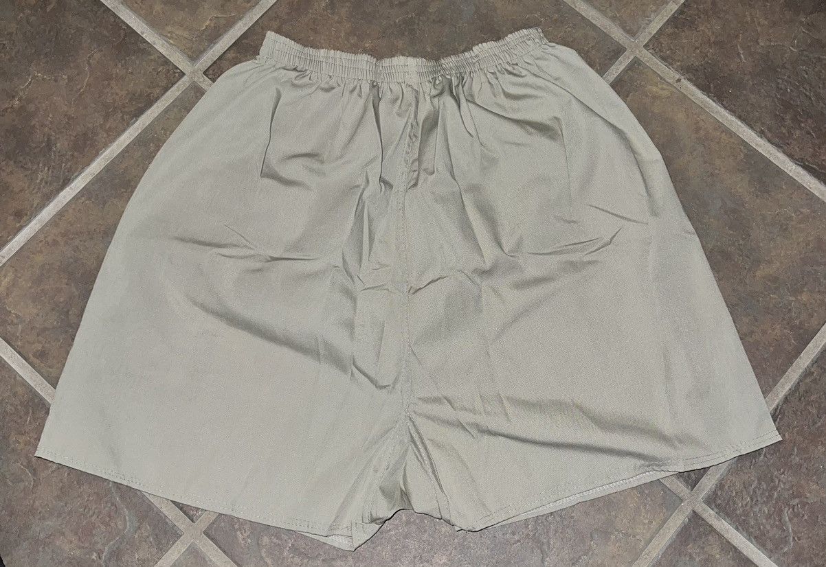 Vintage VINTAGE TENNIS SHORTS Size US 32 / EU 48 - 13 Thumbnail