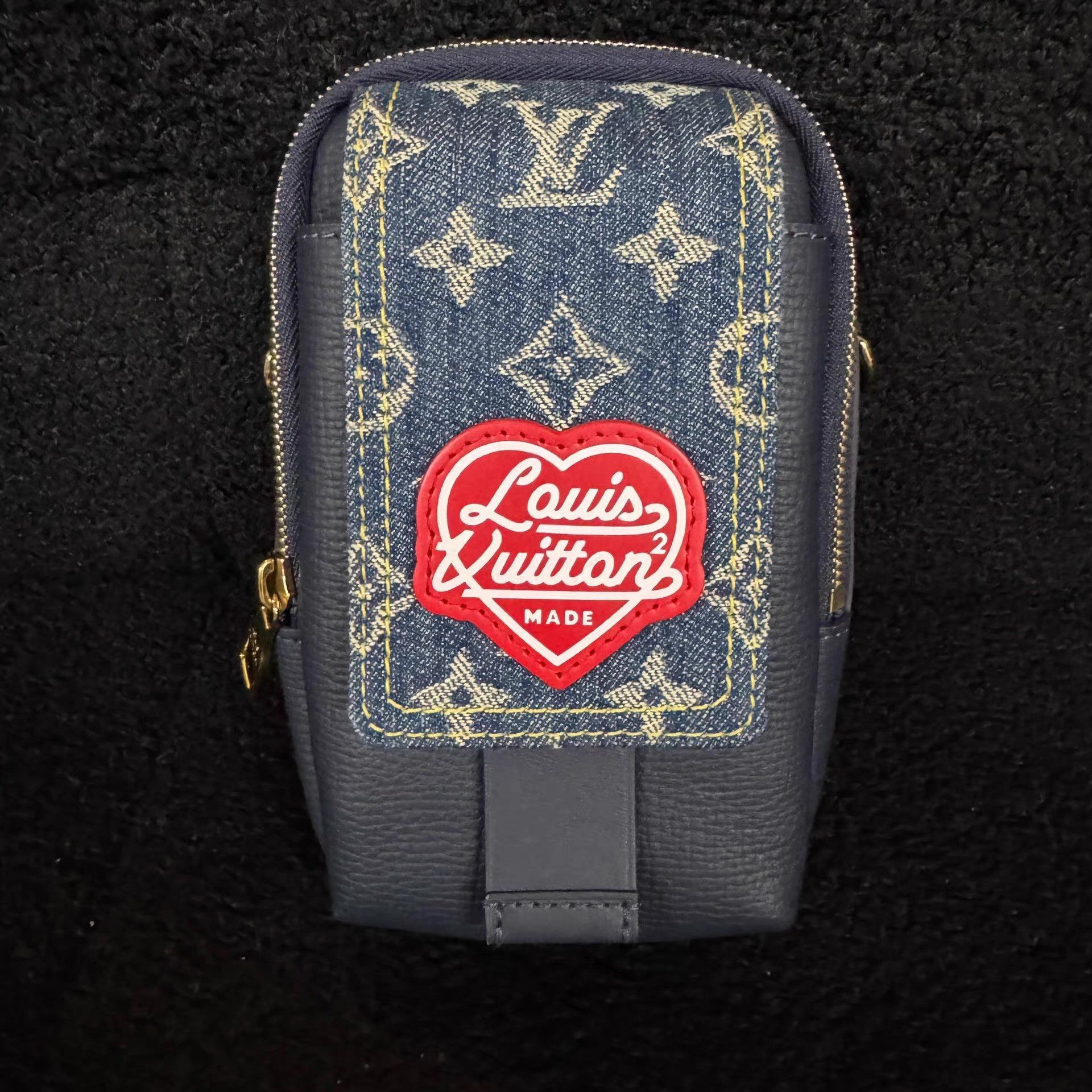 Louis Vuitton Blue Denim Pouch with Heart Patch and Pattern Size ONE SIZE - 1 Thumbnail