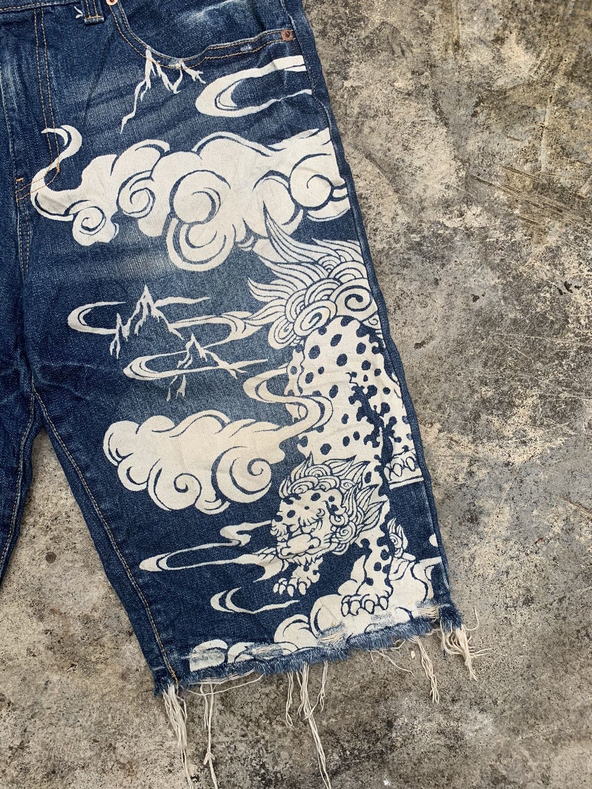 Japanese Brand × Vintage Vintage Sukajan Tiger Blue Denim Jeans Shorts Size US 34 / EU 50 - 2 Thumbnail