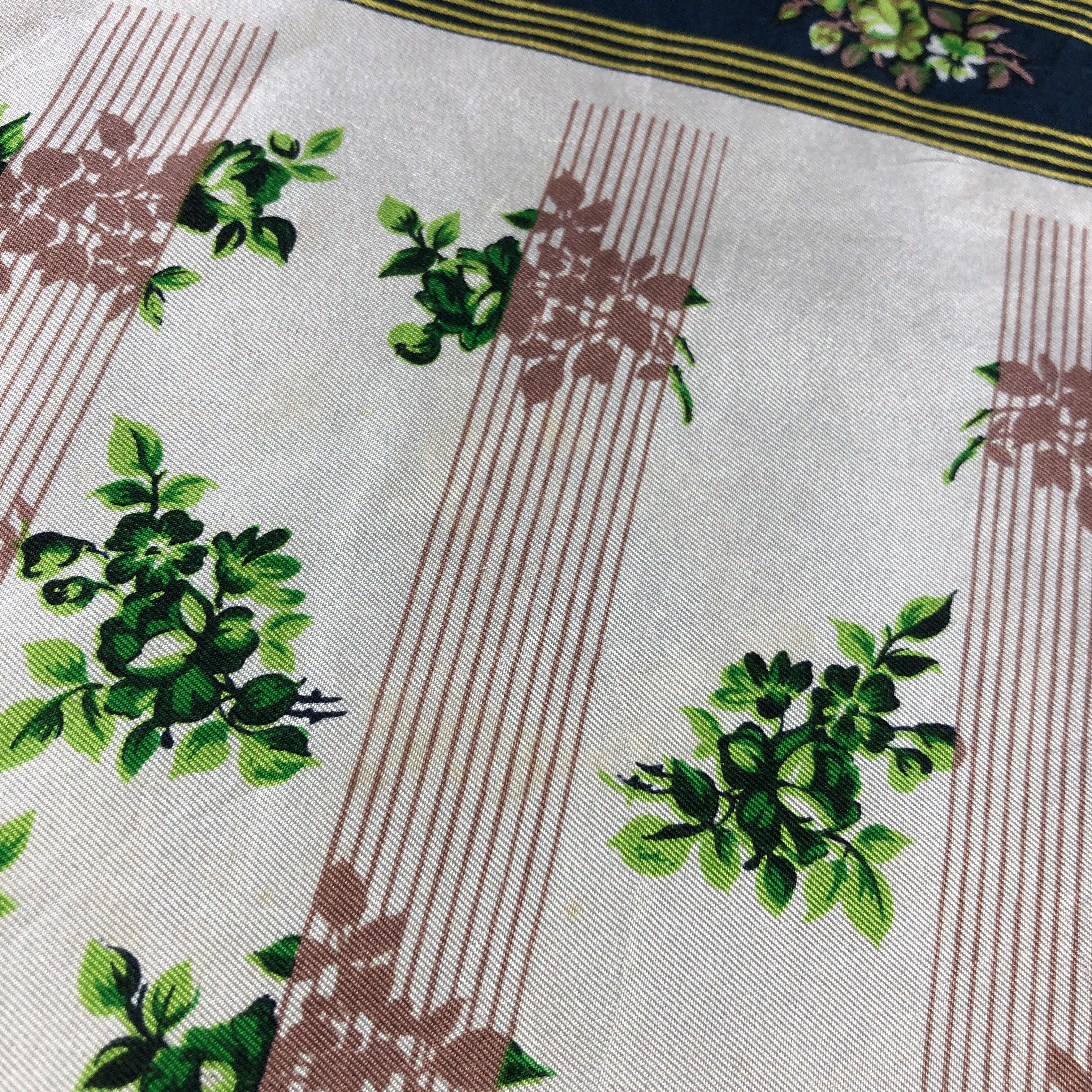 Japanese Brand Vintage Luxury Floral Hand Rolled Silk Scarf M1332 Size ONE SIZE - 8 Thumbnail
