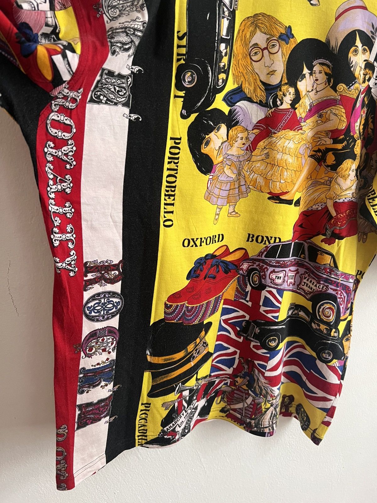 Versace Vintage Versace British Themed T-shirt The Beatles Size US L / EU 52-54 / 3 - 5 Thumbnail