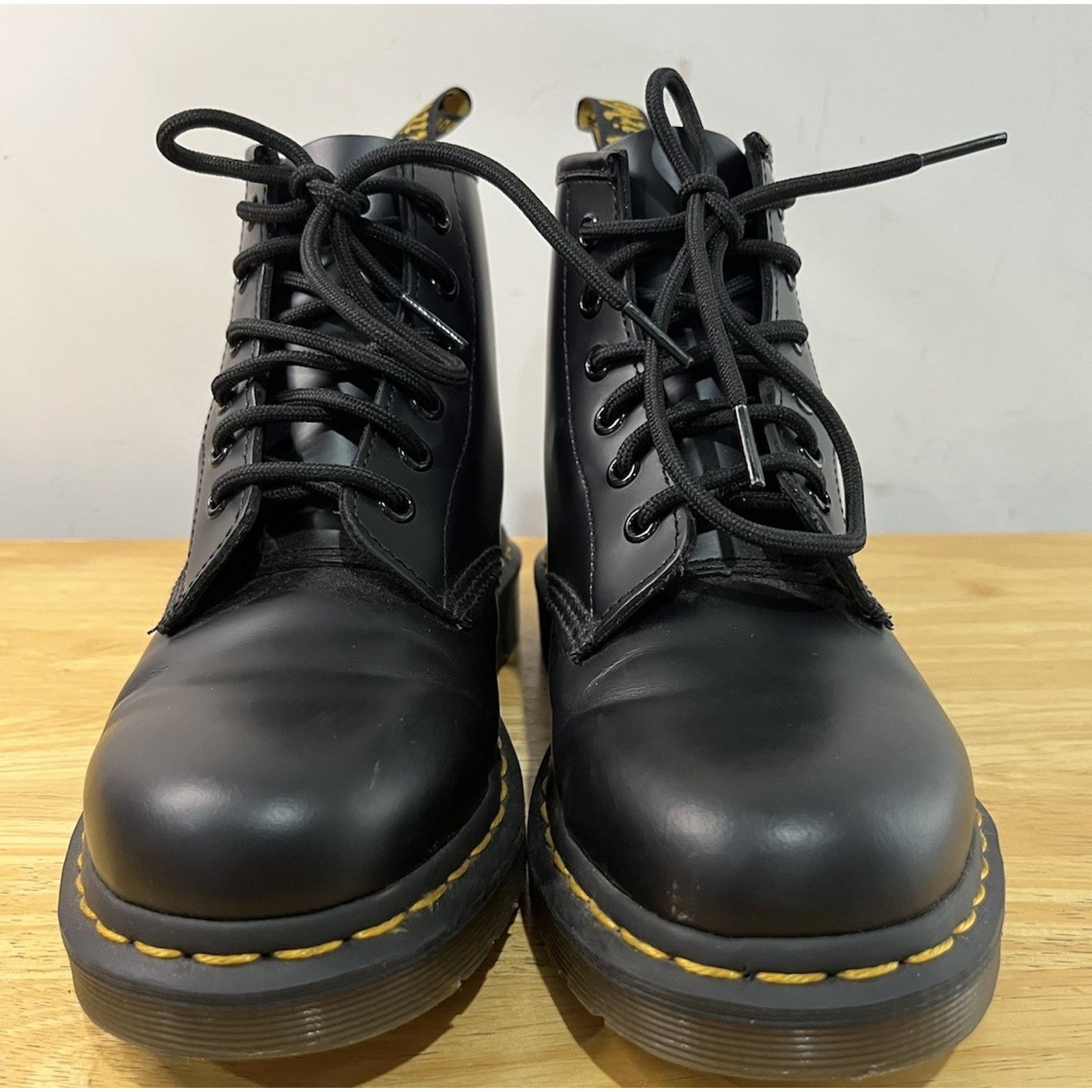 Dr. Martens Dr Martens NWOT 101 Smooth Leather Ankle Boot Sz 5 Size US 5 / IT 35 - 6 Thumbnail