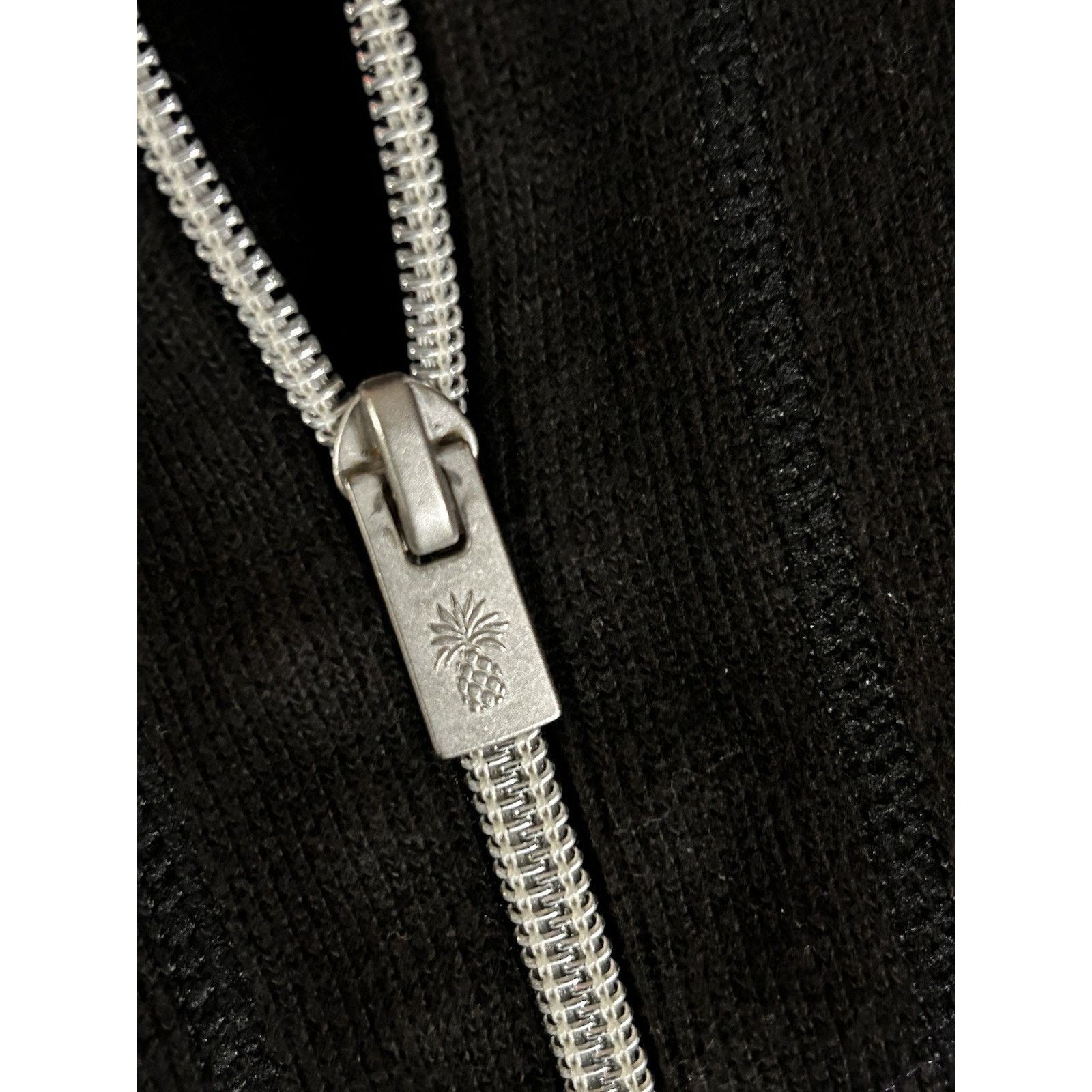 Tommy Bahama Tommy Bahama Black Pullover 1/4 Zip Men’s Lg Pineapple Logo Size US L / EU 52-54 / 3 - 3 Thumbnail
