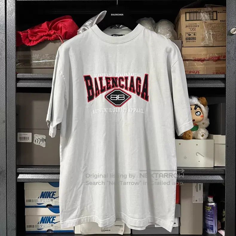 Balenciaga Balenciaga Batman Logo Letter Vintage Distressed Short Sle Size US XS / EU 42 / 0 - 1 Thumbnail
