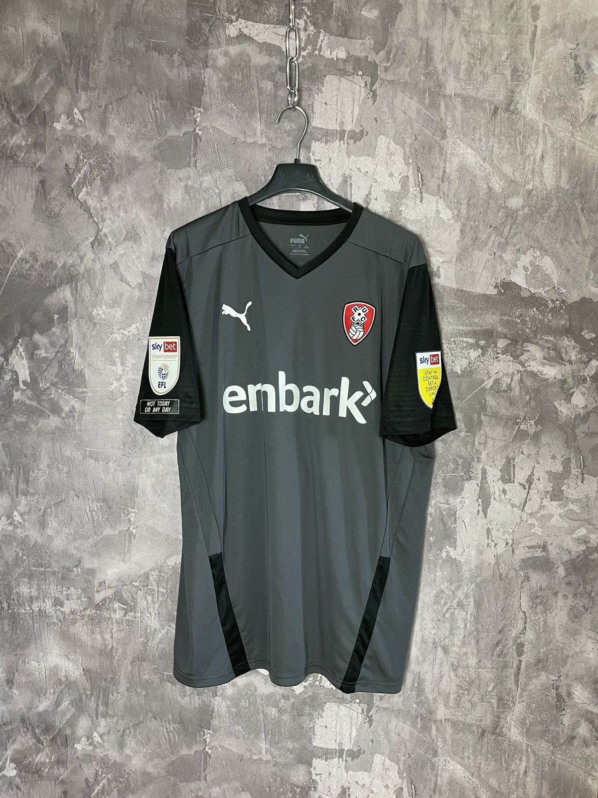 Puma Rare Rotherham United 2022-2023 Away Football Jersey Puma Size US L / EU 52-54 / 3 - 1 Thumbnail