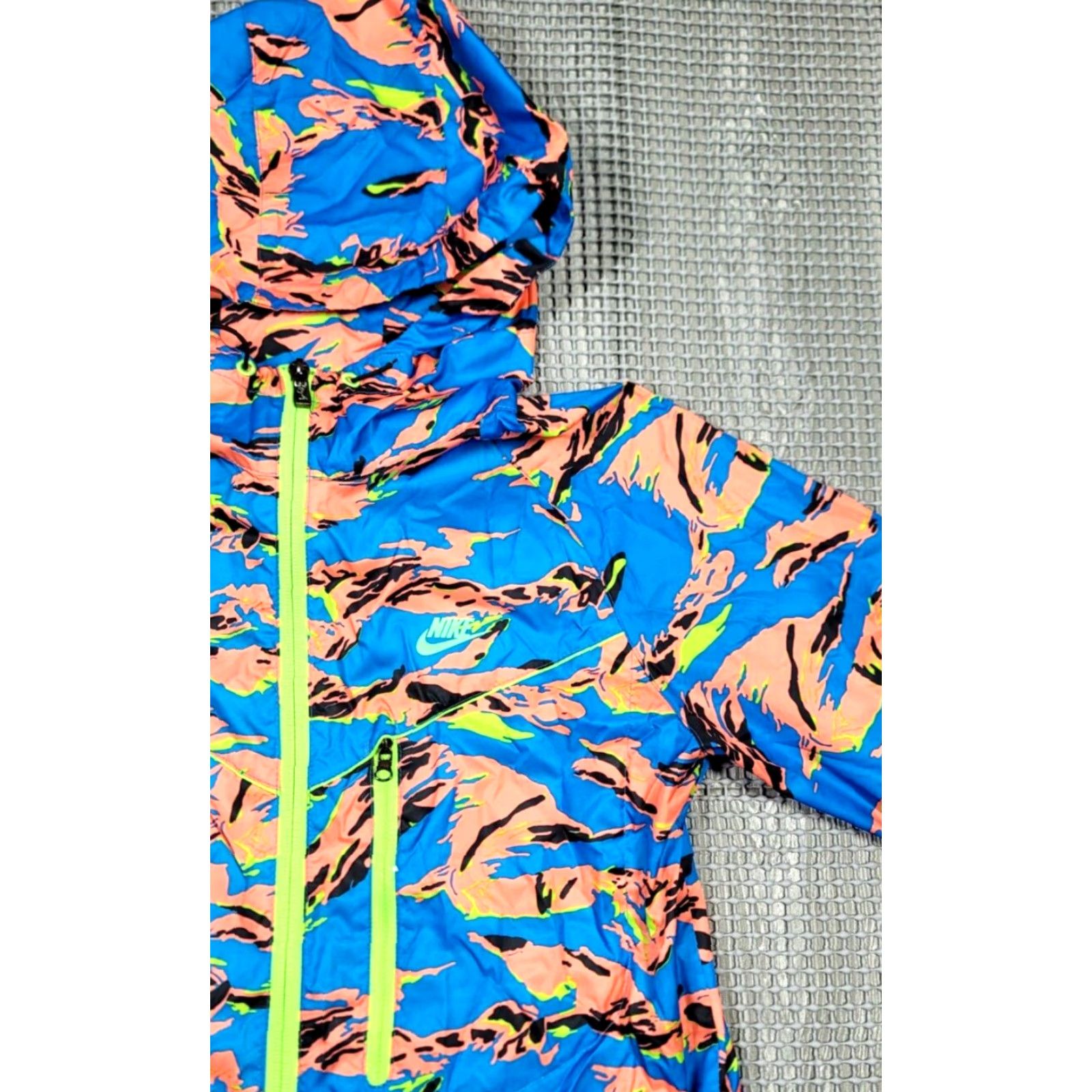 Nike Nike Windrunner Jacket Multicolor Camouflage Hooded Short Zip S Women Windbreaker 90s Retro Athletic Mens Womens Size S / US 4 / IT 40 - 4 Thumbnail