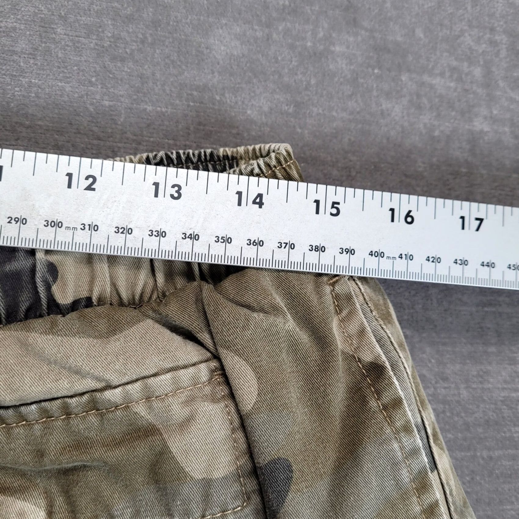 Forever 21 FOREVER 21 Men's Cargo Shorts Camo Elastic Waist Drawstring Large L Green Casual Size US 33 - 7 Thumbnail
