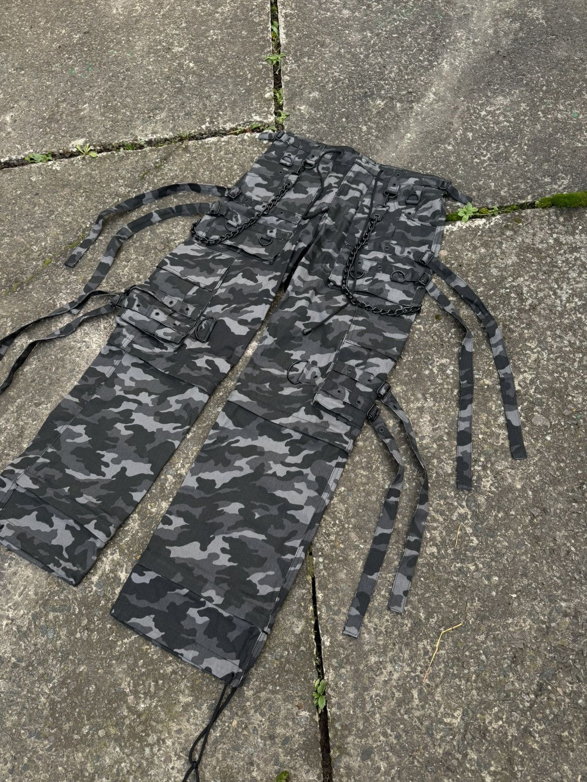 Japanese Brand 🔥VERY RARE GOTHICANA BY EMP AVANT GARDE BONDAGE CARGO PANTS🔥 Size US 34 / EU 50 - 6 Thumbnail