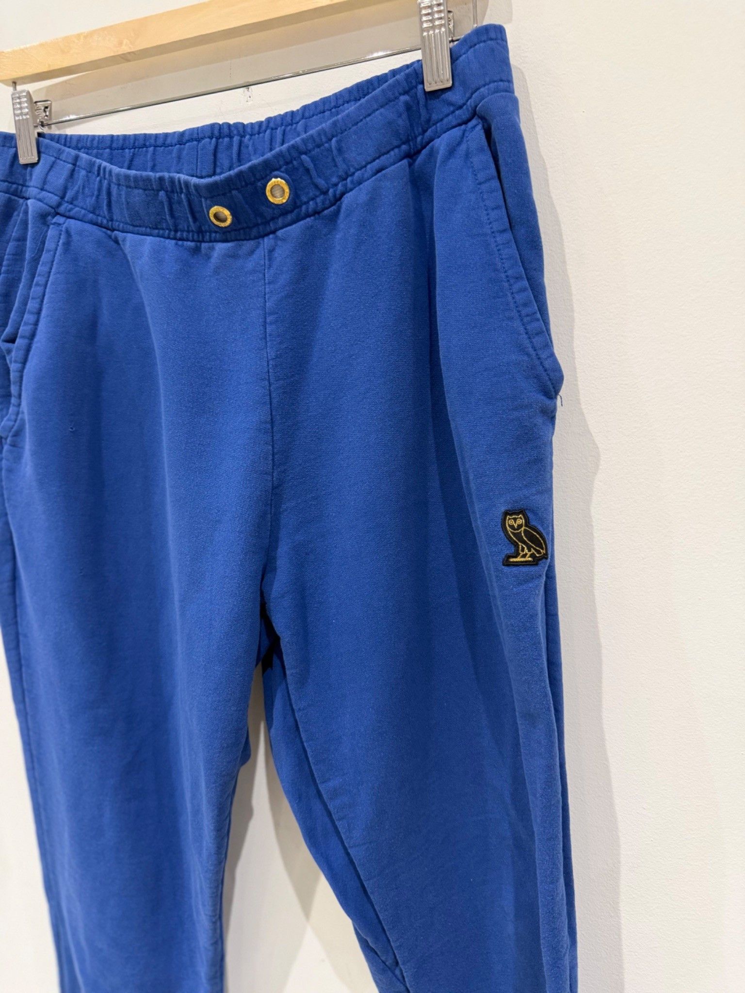 October's Very Own OVO Small Embroidered Owl Logo Sweatpants Blue Size US 34 / EU 50 - 2 Thumbnail