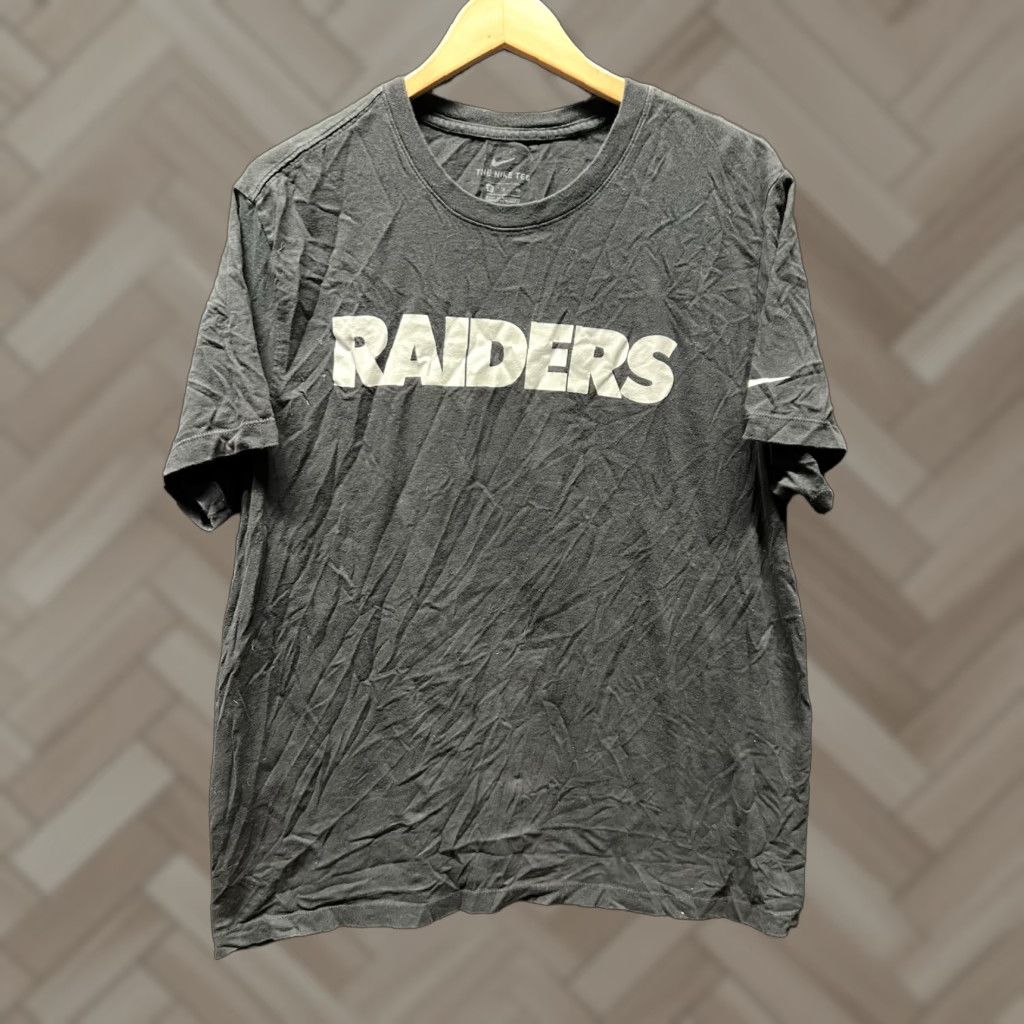 Nike VINTAGE Nike Oakland Raiders T Shirt Mens XL Black Short Sleeve NFL Team Apparel Size US XL / EU 56 / 4 - 1 Thumbnail
