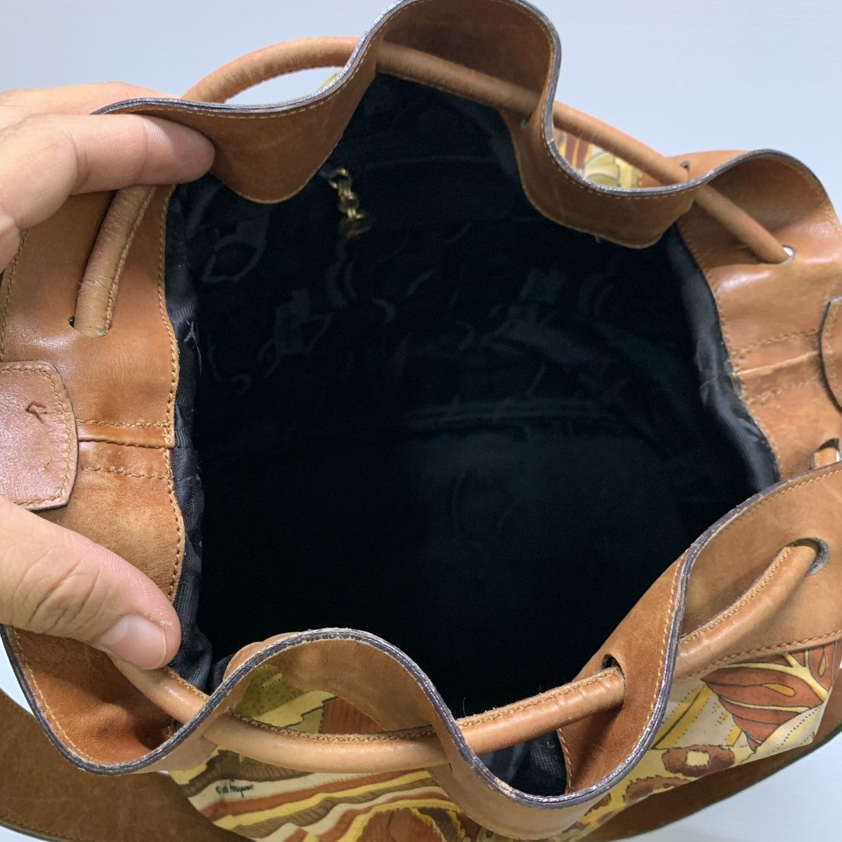 Salvatore Ferragamo Salvatore Ferragamo Flora Bucket Bag Size ONE SIZE - 11 Thumbnail