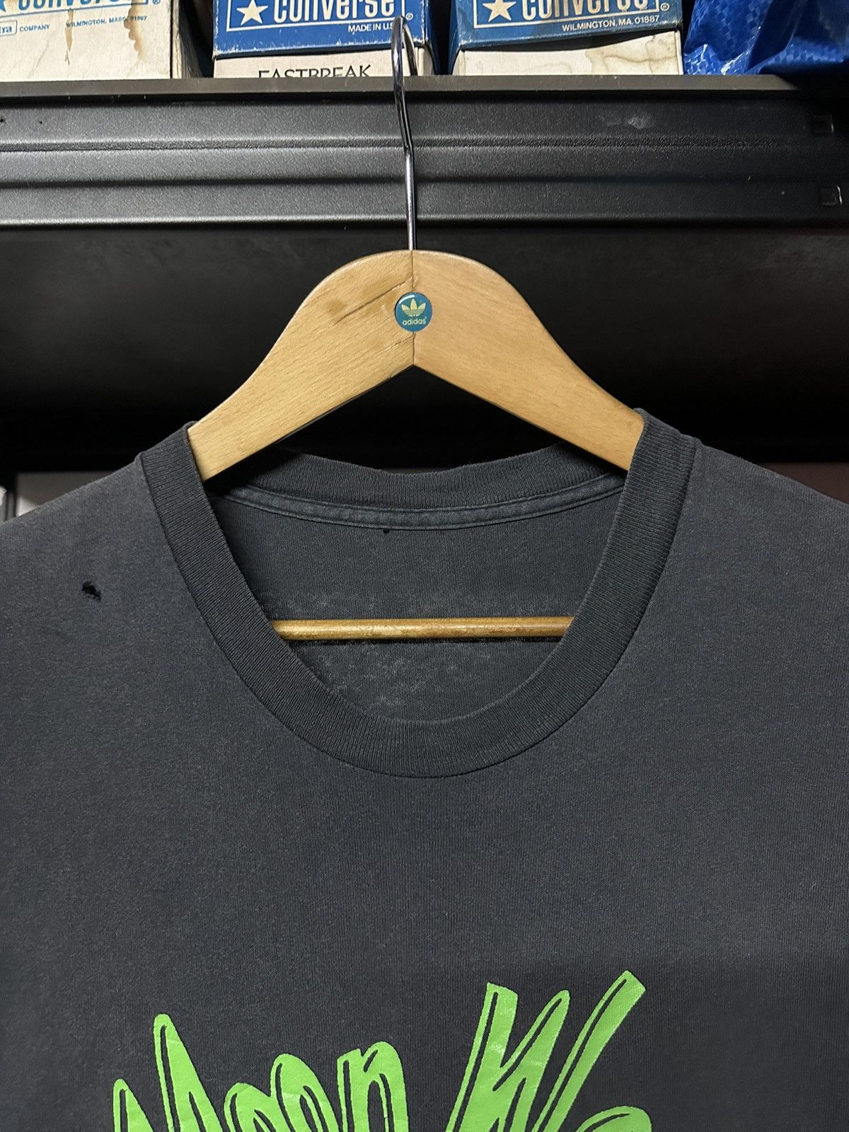 Vintage Vintage 90s Moon Wear Just The Best Sun Faded Tee Size US L / EU 52-54 / 3 - 3 Thumbnail