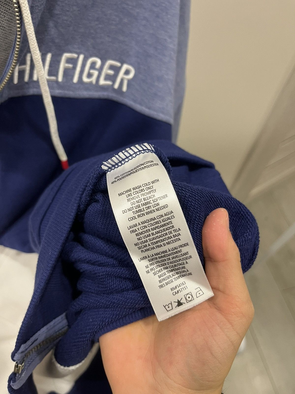 Vintage Vintage Y2K Tommy Hilfiger Zip Hoodie Sweatshirt Size M / US 6-8 / IT 42-44 - 6 Thumbnail