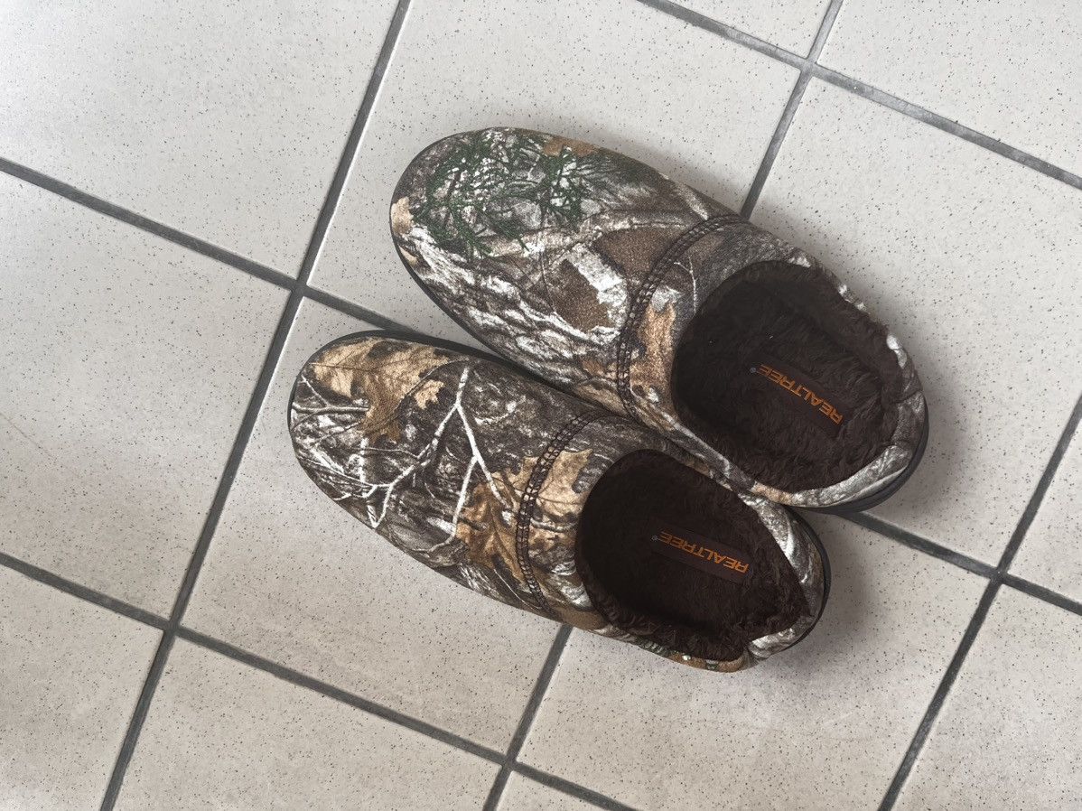 Realtree × Vintage Real tree slipons clog clogs mule mocs slip on slippers Size US 9 / EU 42 - 2 Thumbnail