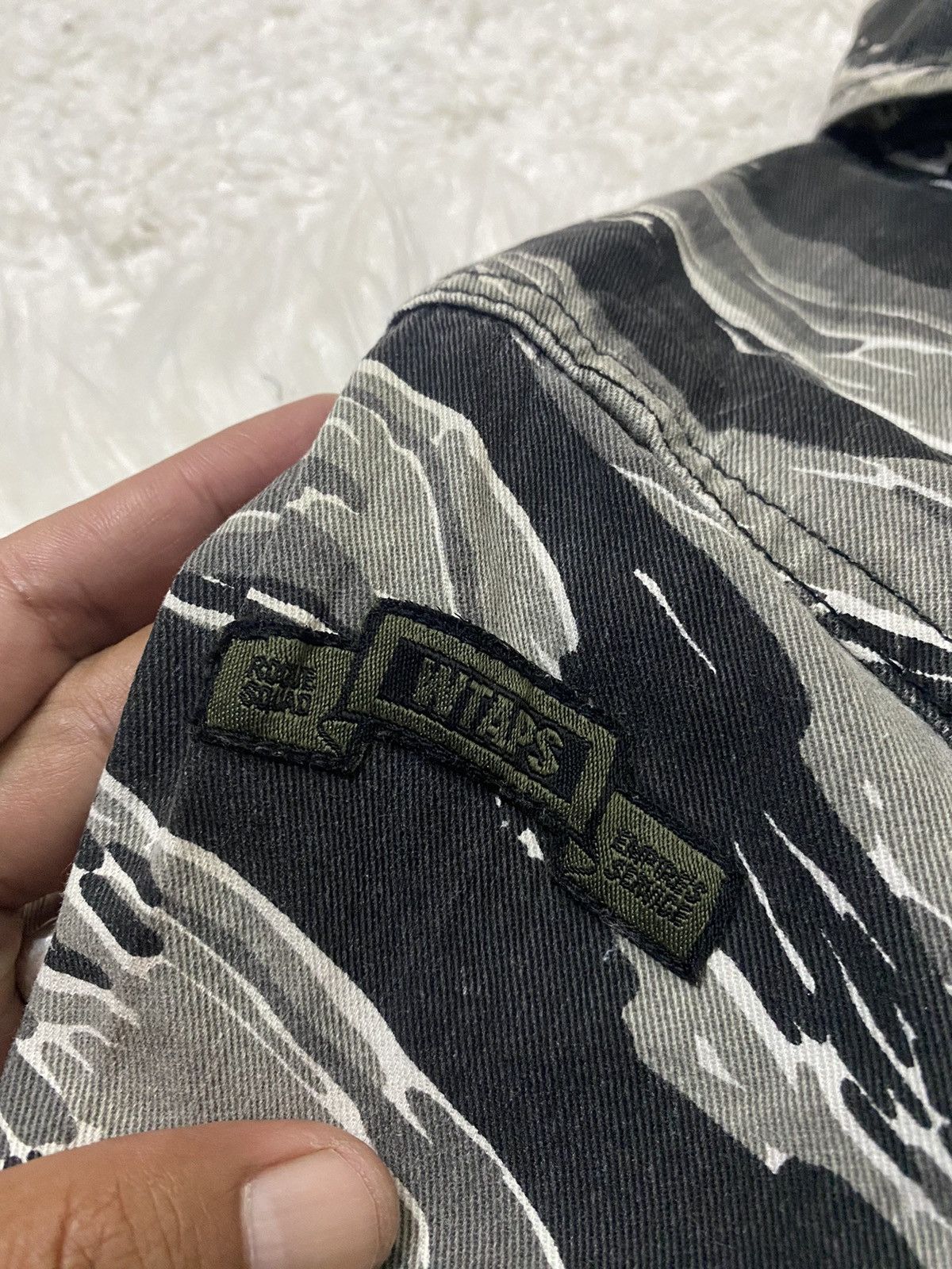 Wtaps MILITARY SPEC TIGER STRIPE CAMOUFLAGE WTAPS BUTTON UP SHIRT Size US L / EU 52-54 / 3 - 5 Thumbnail