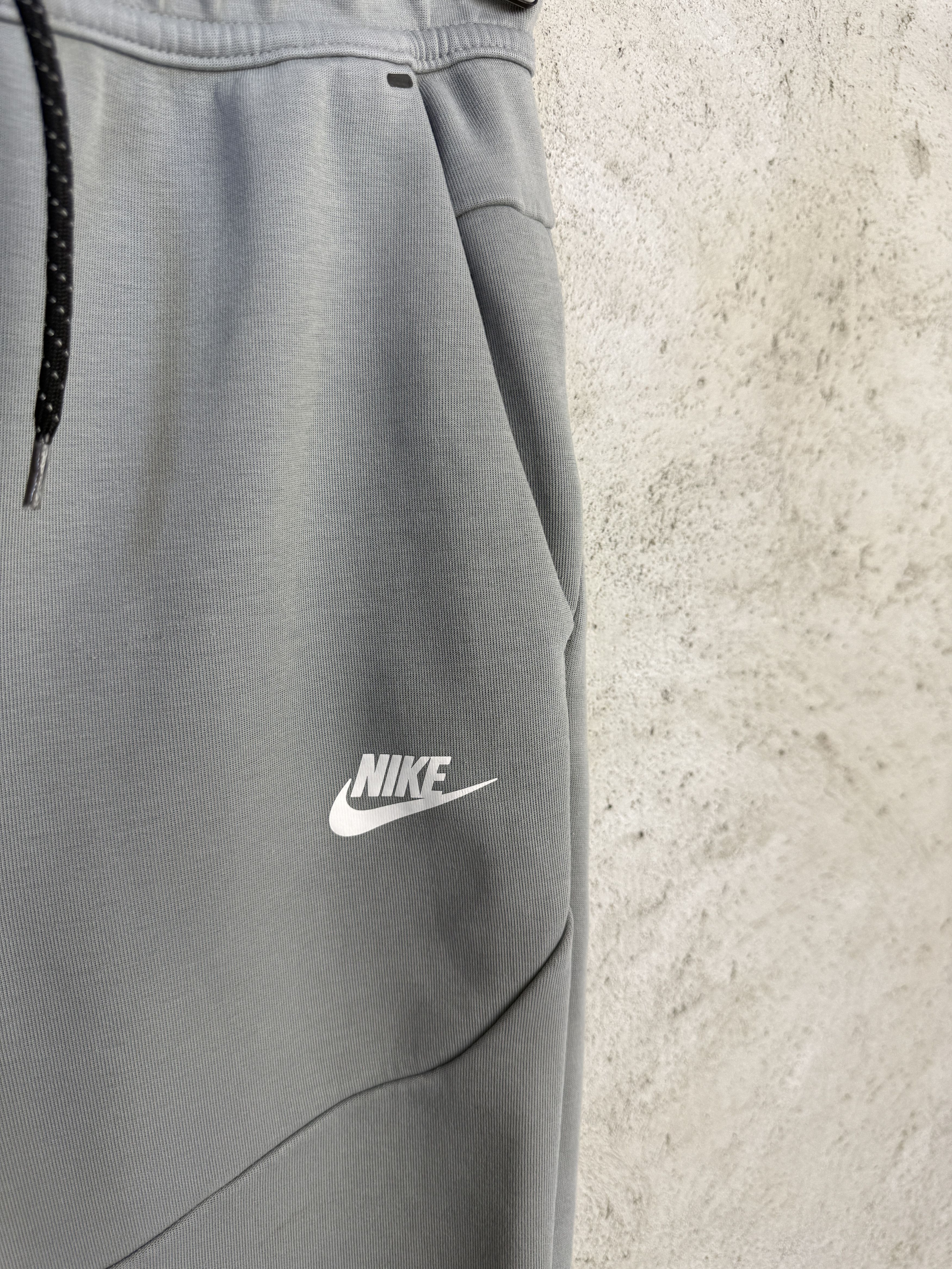 Nike Nike tech fleece sweatpants joggers drip drill trap Size US 28 / EU 44 - 2 Thumbnail