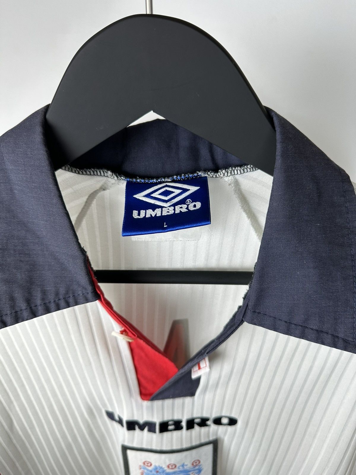 Umbro Vintage 1997-1999 England Umbro #9 Shearer Jersey Home Kit L Size US L / EU 52-54 / 3 - 15 Thumbnail