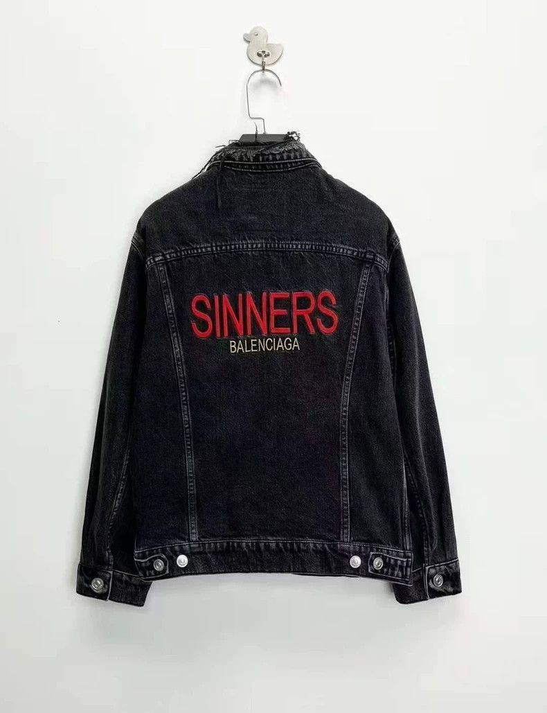 Balenciaga Balenciaga Black Washed and Worn Collar Destroyed Back Emb Size US S / EU 44-46 / 1 - 1 Thumbnail