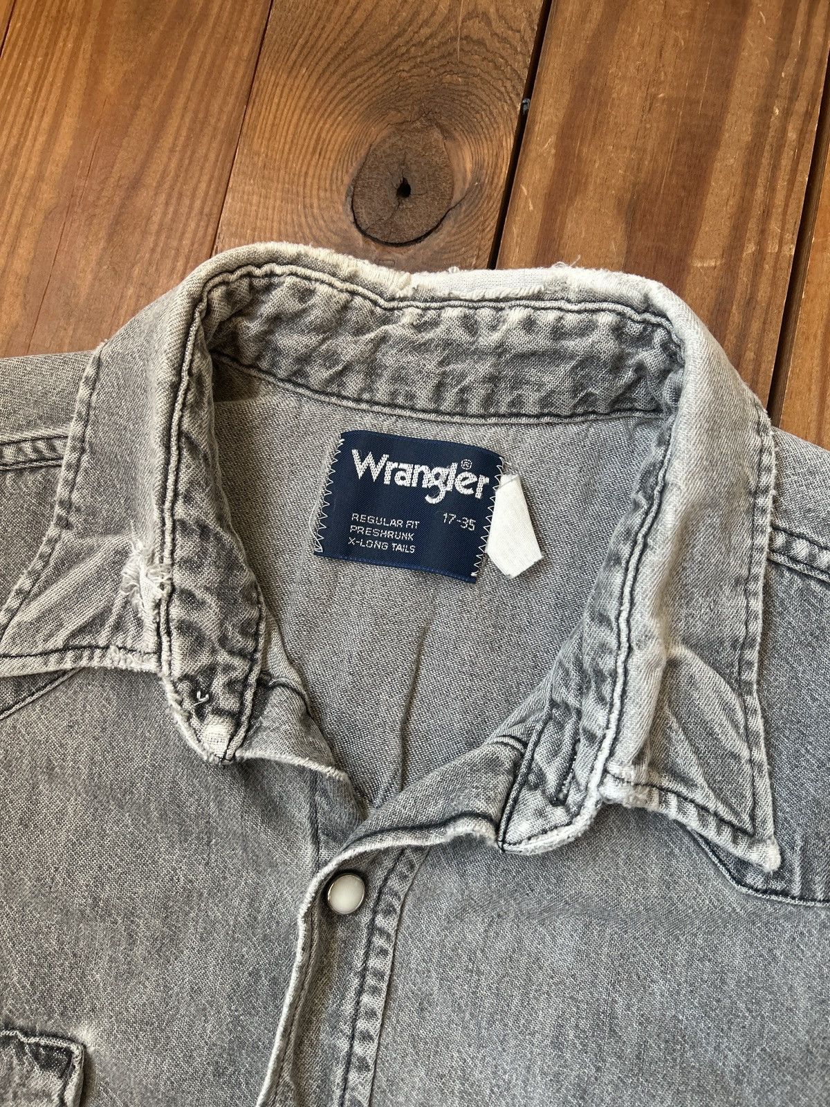 Vintage × Wrangler Vintage 80s Wrangler Black Faded Distressed Pearl Snap Shirt Size US L / EU 52-54 / 3 - 2 Thumbnail