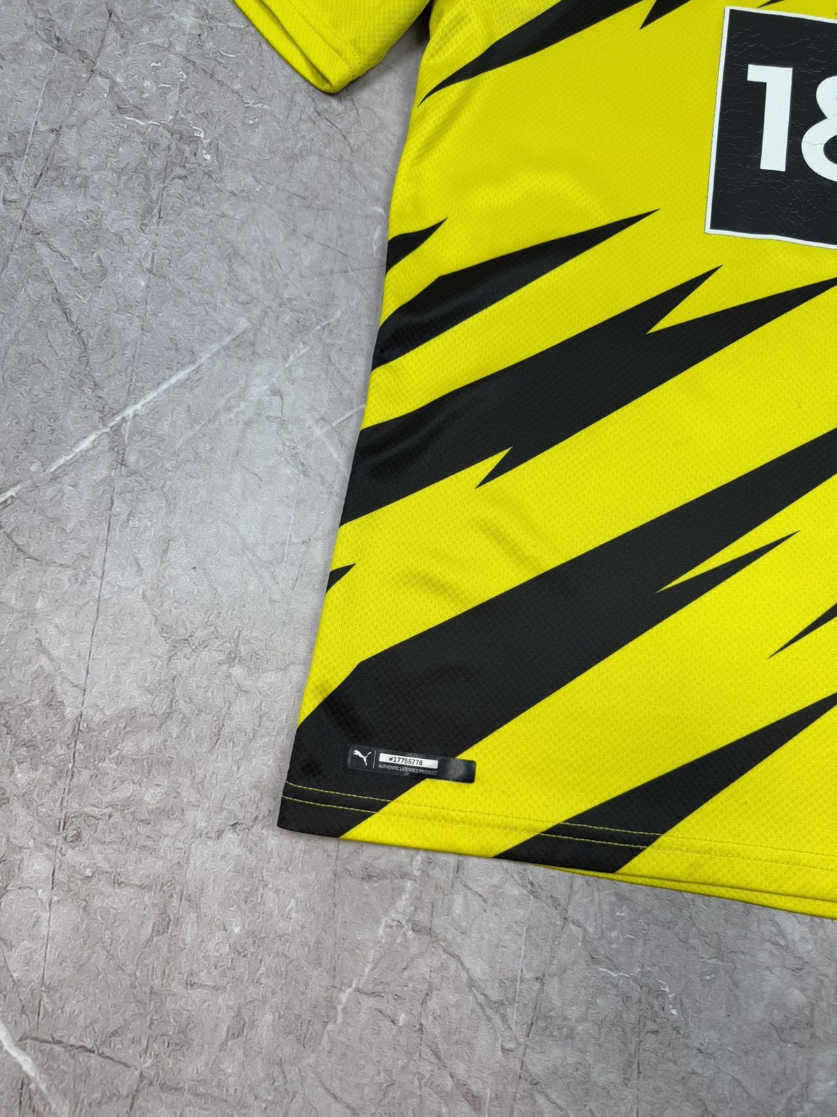 Puma Puma Borussia Dortmund Soccer Jersey Size US M / EU 48-50 / 2 - 4 Thumbnail