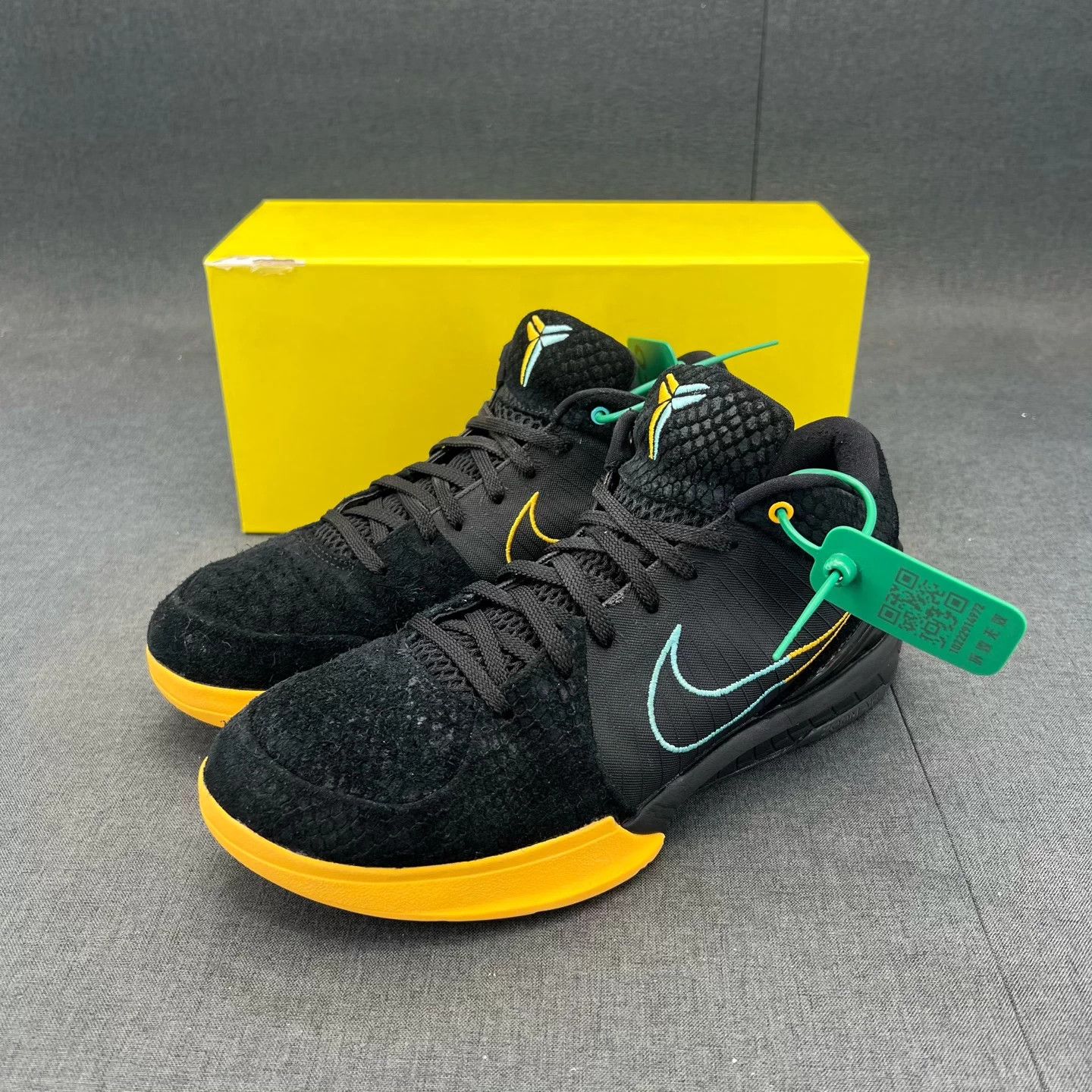 Nike Air Jordan 4 Black Yellow Snake Print 44 Size US 11 / EU 44 - 1 Thumbnail