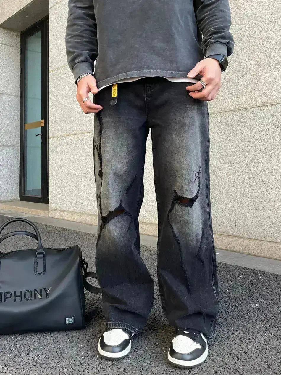 Retro washed distressed straight leg jeans