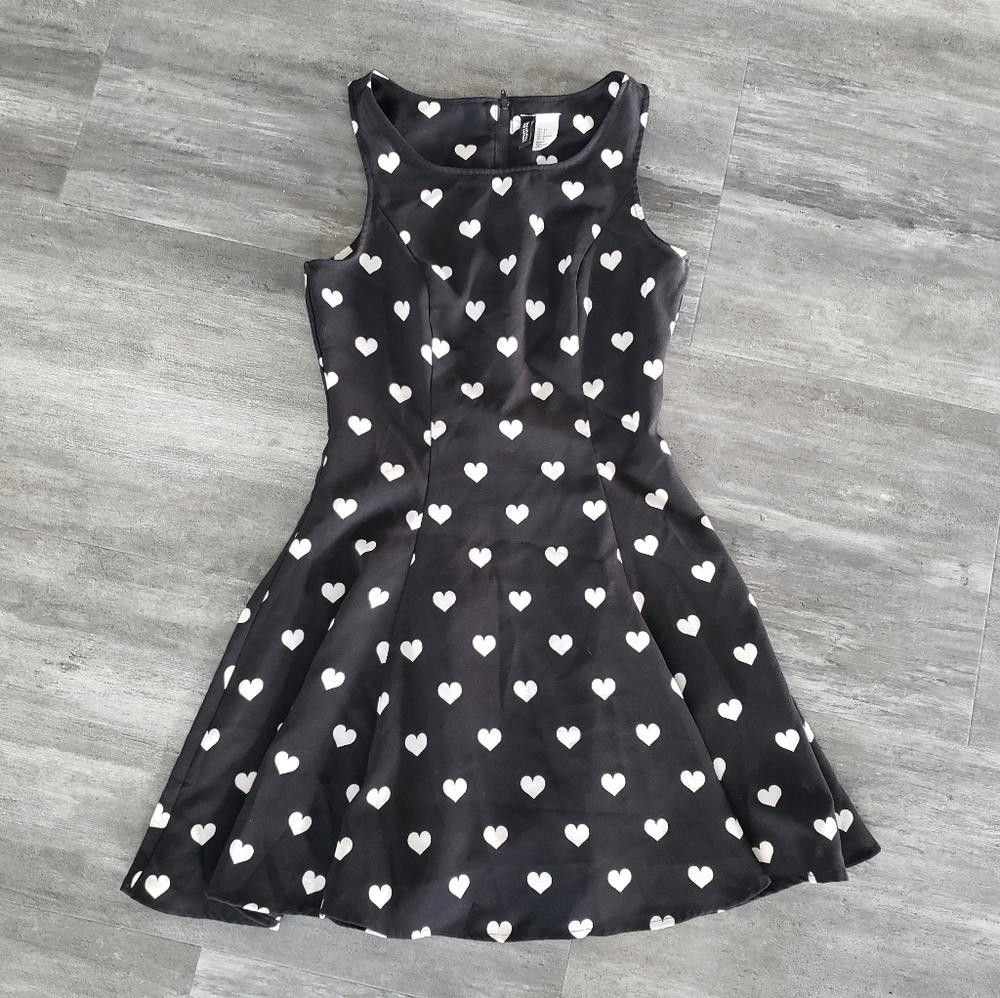 Divided Black White Heart Detailed Divided Mini Size S / US 4 / IT 40 - 1 Thumbnail