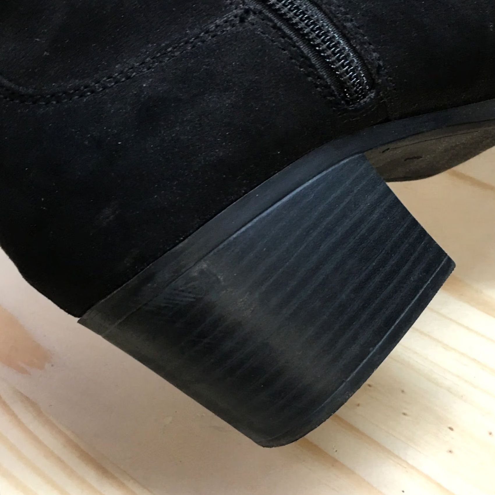 Old Navy Old Navy Chelsea Boots Womens 9 Black Suede Casual Chelsea Boot Matte Almond Toe Size US 9 / IT 39 - 6 Thumbnail