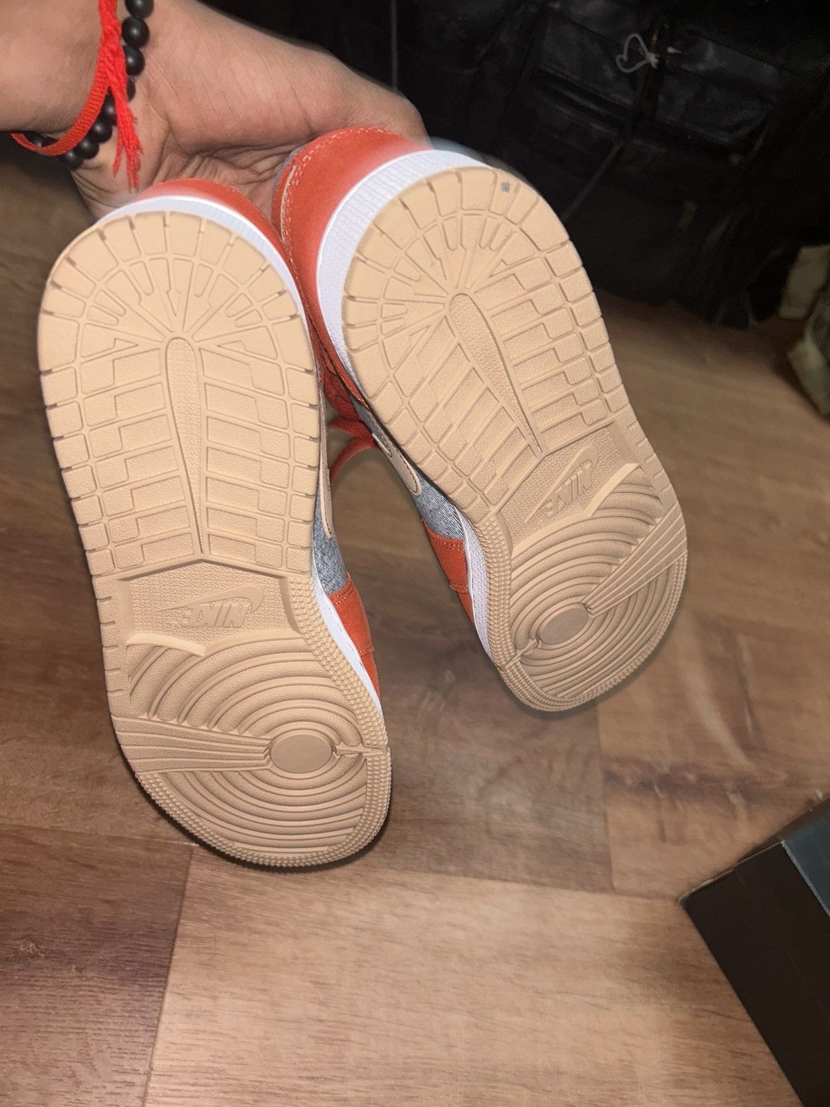Jordan Brand Air Jordan 1 mid (GS) Size US 6.5 / IT 36.5 - 5 Thumbnail